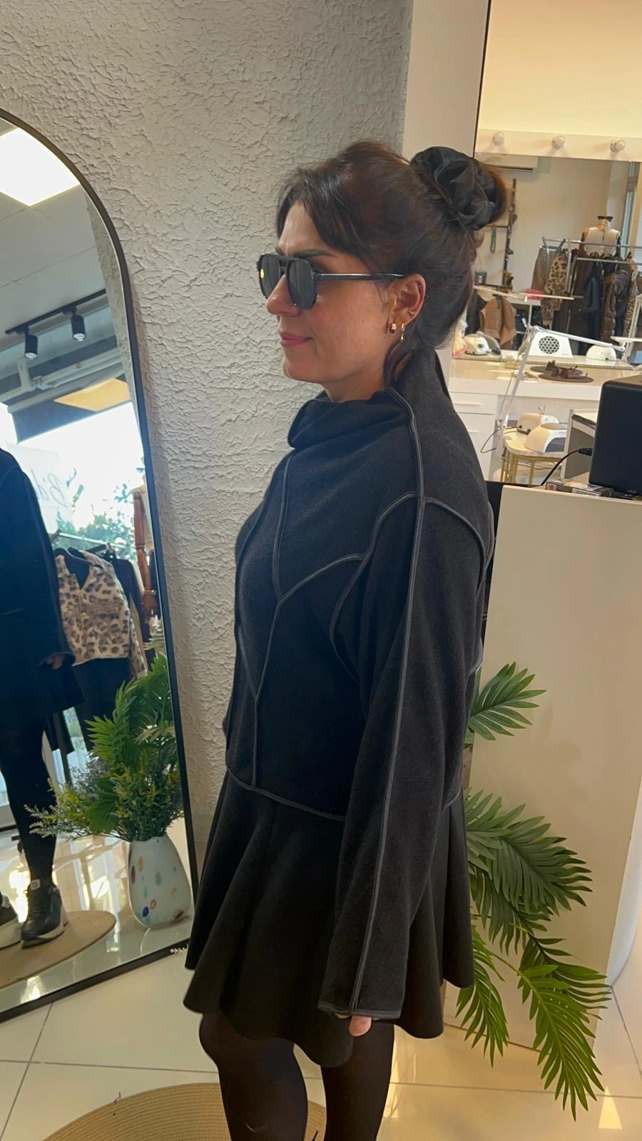 Siyah Deri Detay Kazak