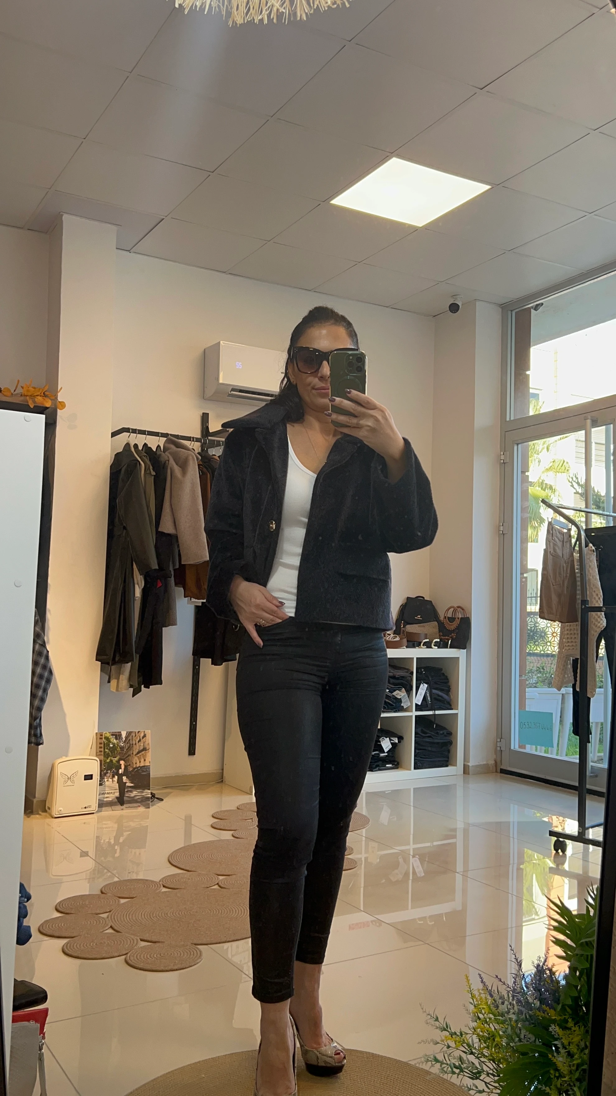 SİYAH KISA KAŞE CEKET