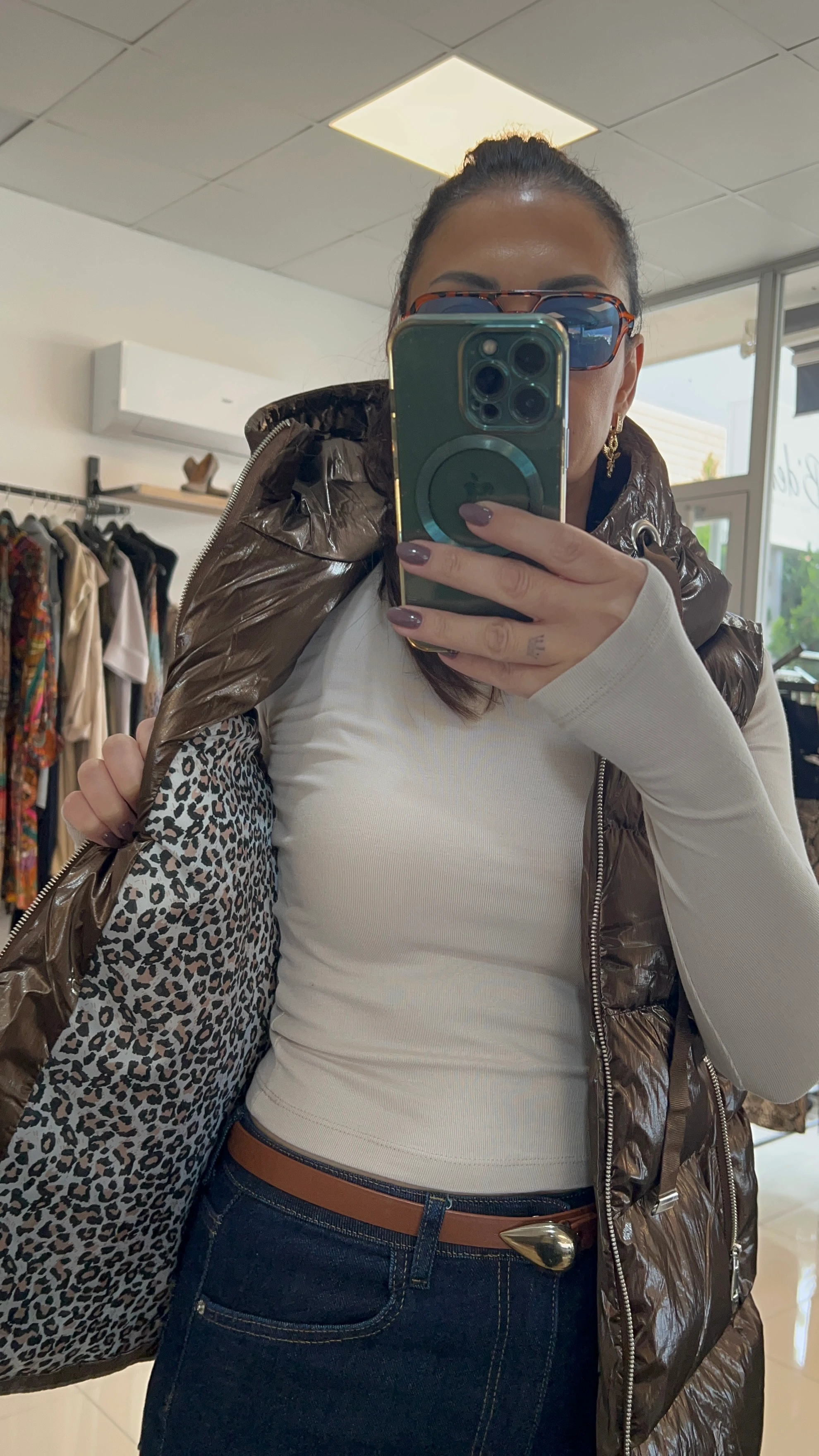 Kahverengi Şişme Yelek