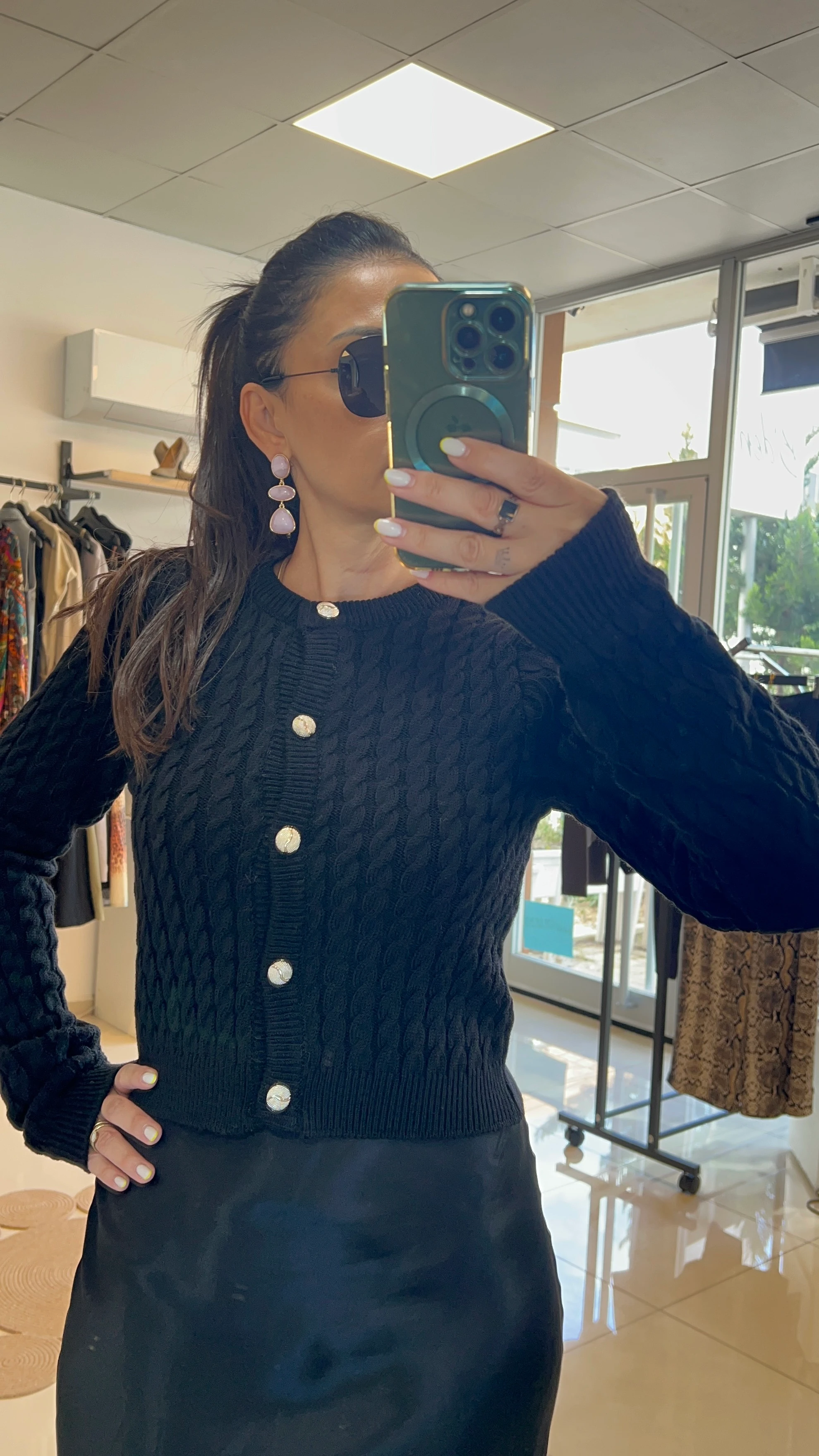 Siyah Düğme Detaylı Örgü Ceket