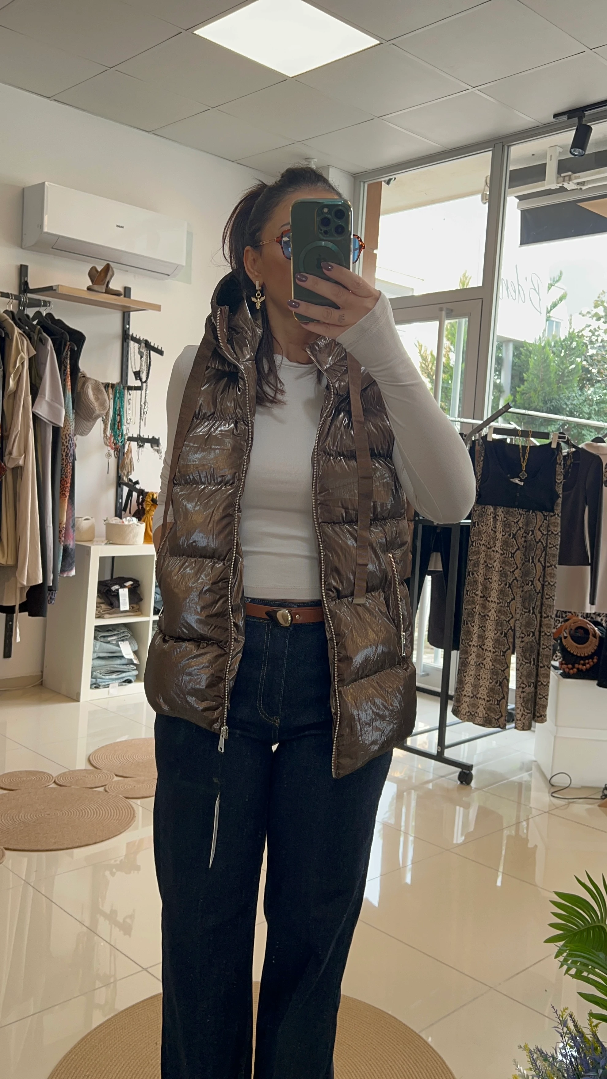 Kahverengi Şişme Yelek