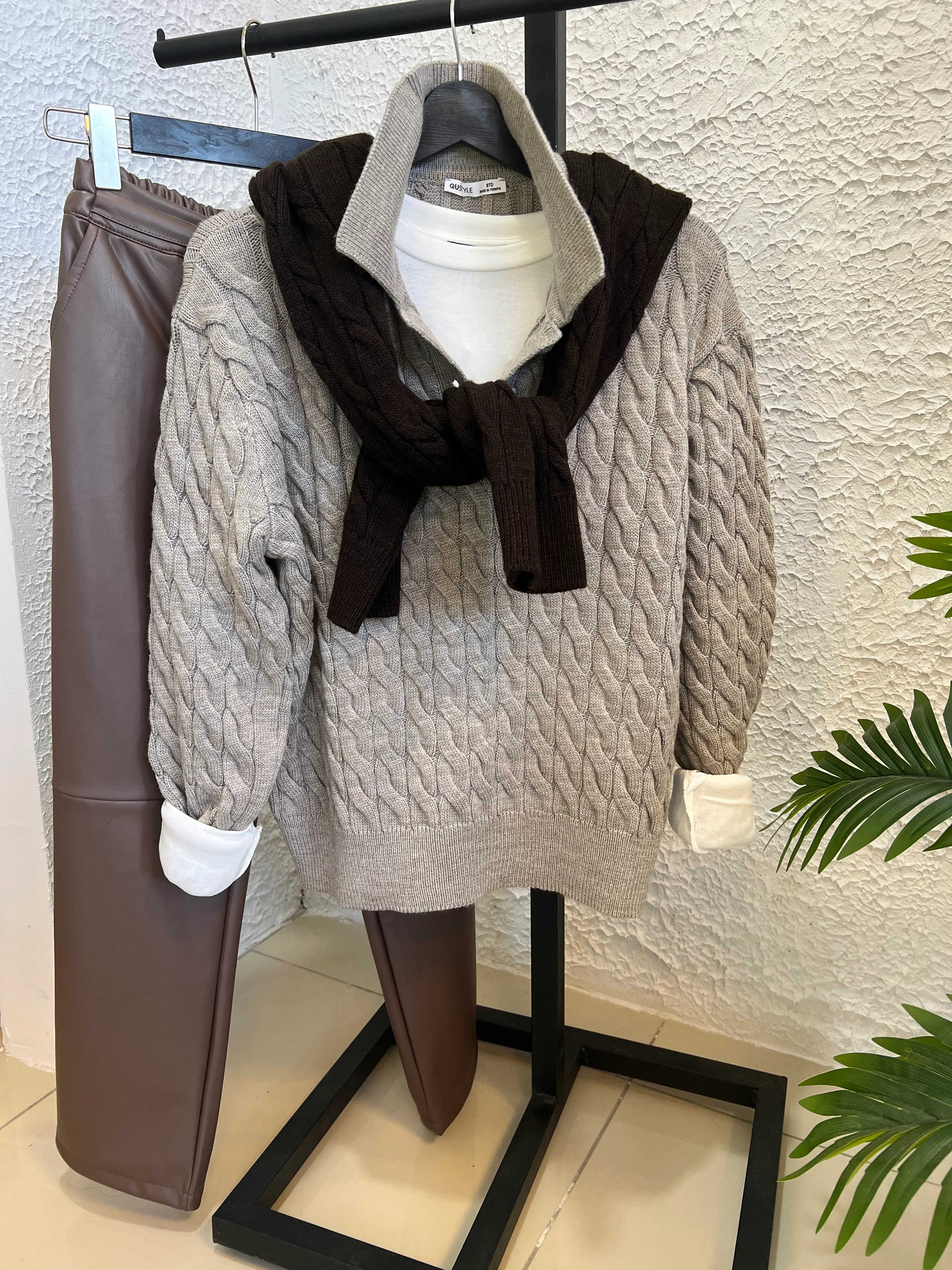 Polo Yaka Örgü Kazak