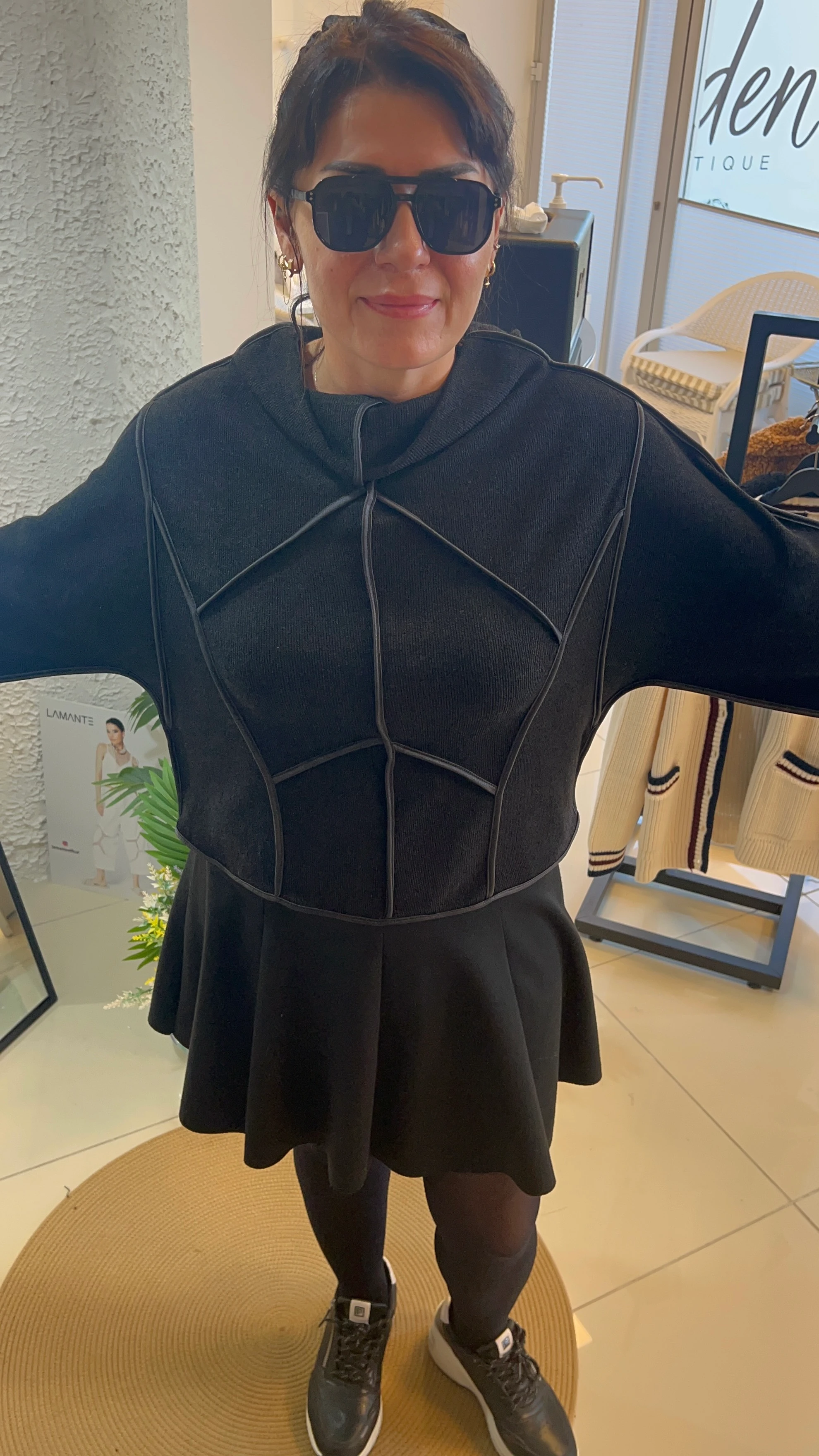 Siyah Deri Detay Kazak