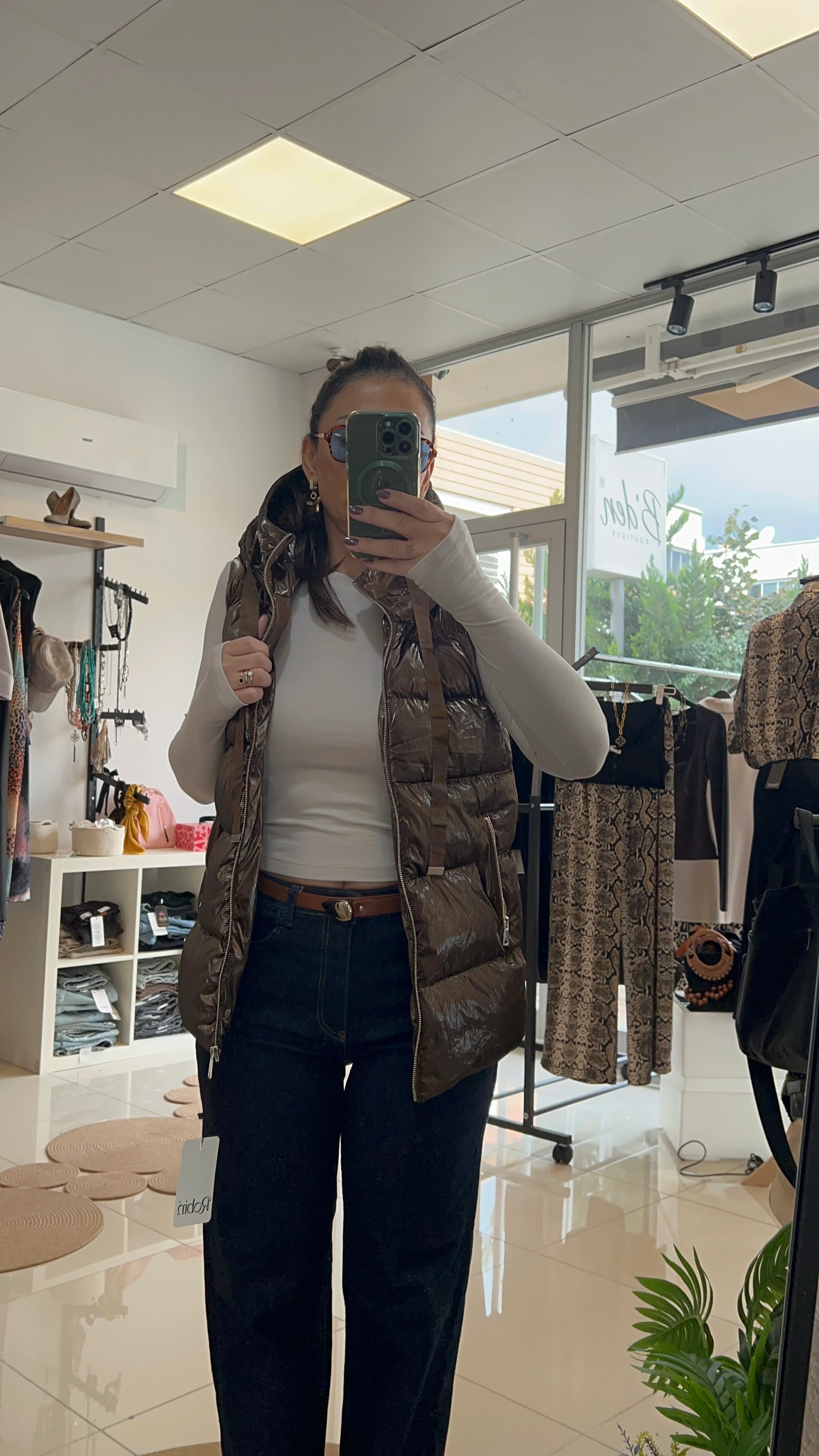 Kahverengi Şişme Yelek