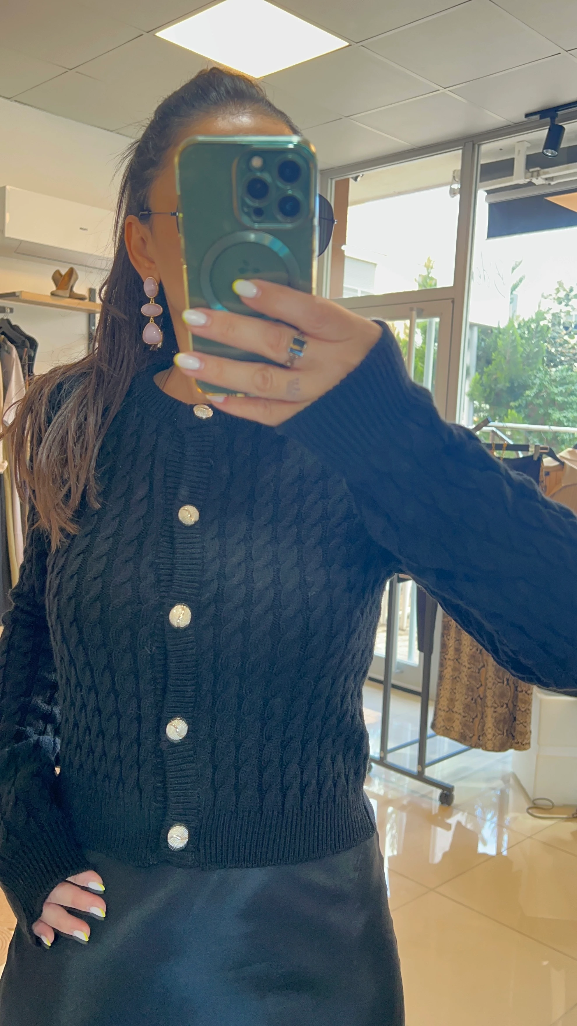 Siyah Düğme Detaylı Örgü Ceket