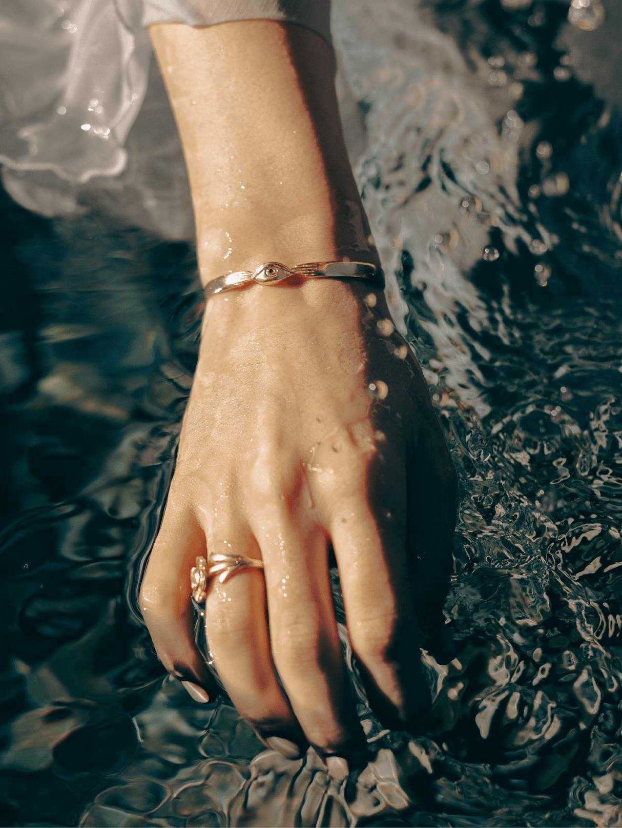 Vision Cuff Bracelet - Gold