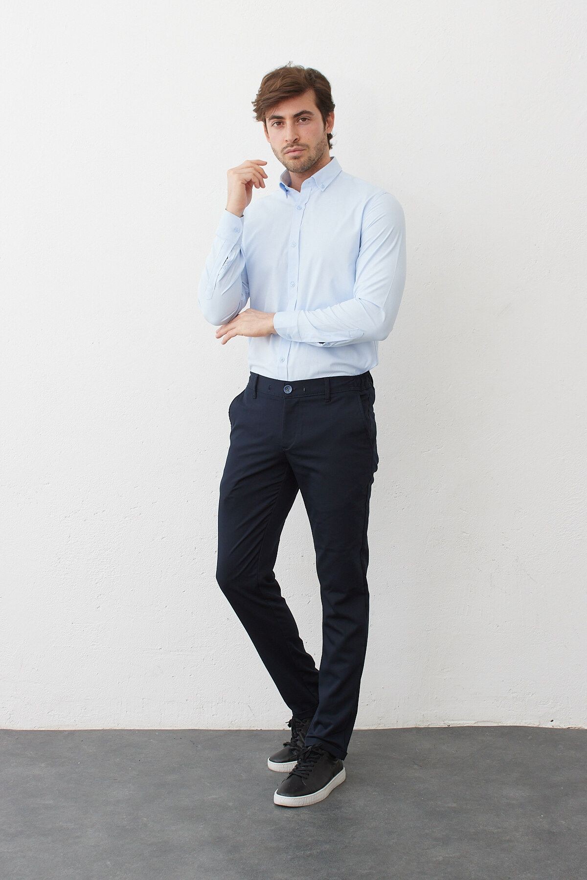 Açık Mavi Slimfit Pamuklu Oxfort Likra Yaka Düğmeli Uzun Kol Erkek Gömlek G490