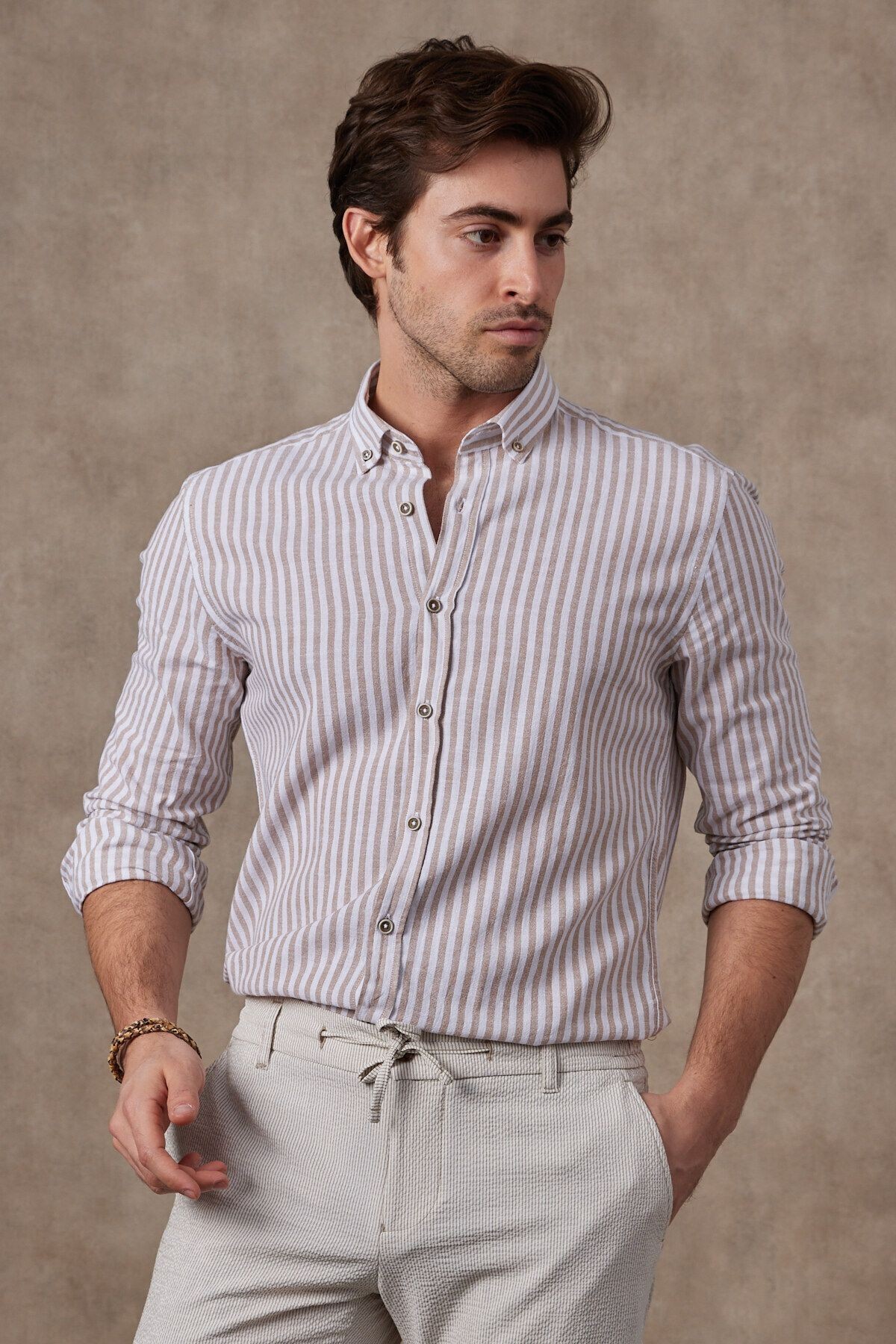 Erkek Bej Çizgili Pamuk Keten Modern Slim Fit Gömlek