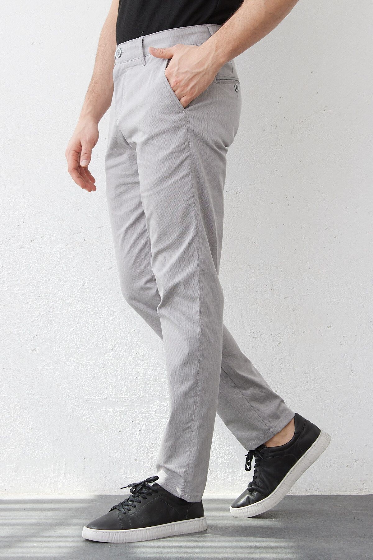 Erkek Açık Gri Yan Cepli Dokuma Likralı Modern Slim Fit Chino Pantolon