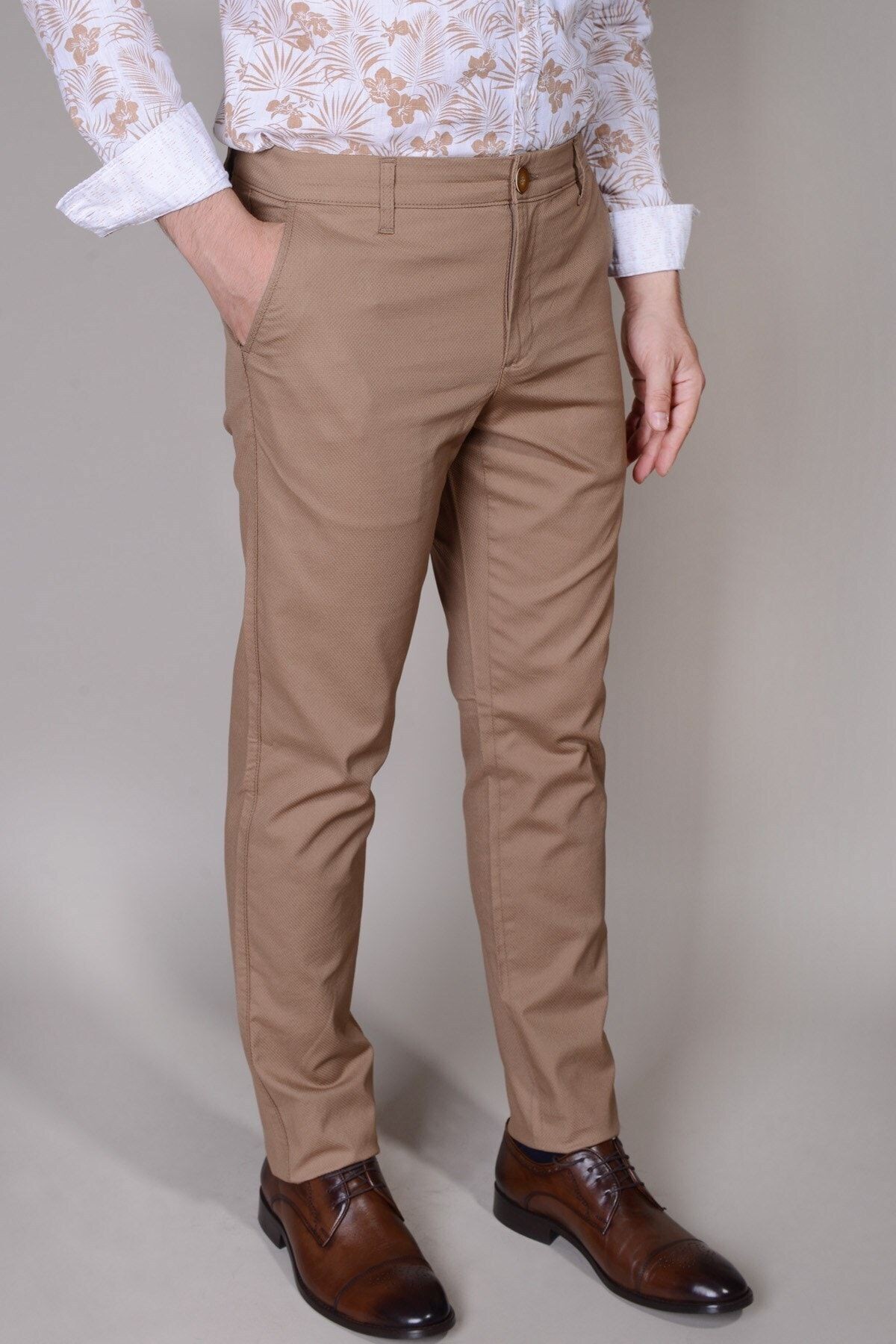 Erkek Bej Regular Fit Armürlü Pantolon