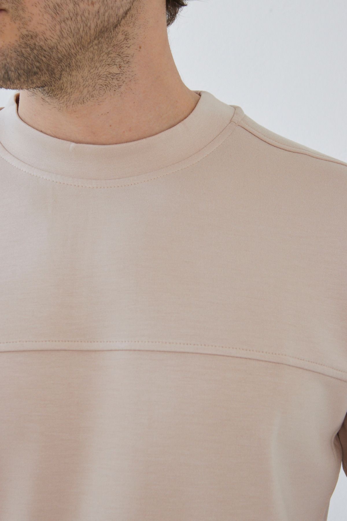 Erkek Slim Fit Dar Kesim Yumuşak Dokulu Likralı Kumaş Düz Basic Bisiklet Yaka Tişört