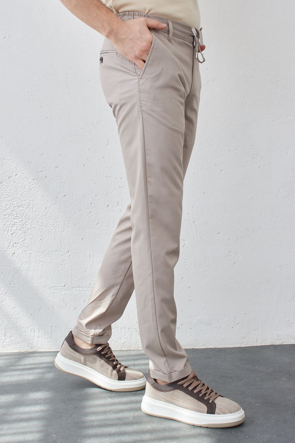 Erkek Açık Gri Beli Lastikli Bağcıklı Dokuma Likralı Esnek Modern Slim Fit Jogger Pantolon