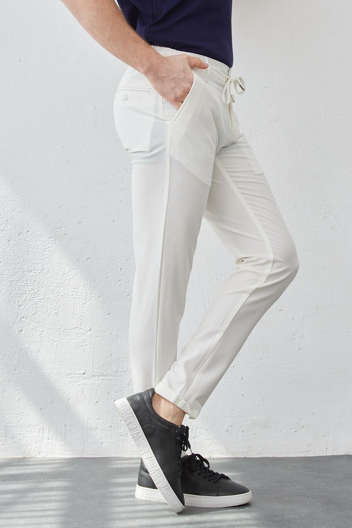 Erkek Beyaz Beli Lastikli Bağcıklı Düz Gofre Dokuma Likralı Esnek Modern Slim Fit Jogger Pantolon