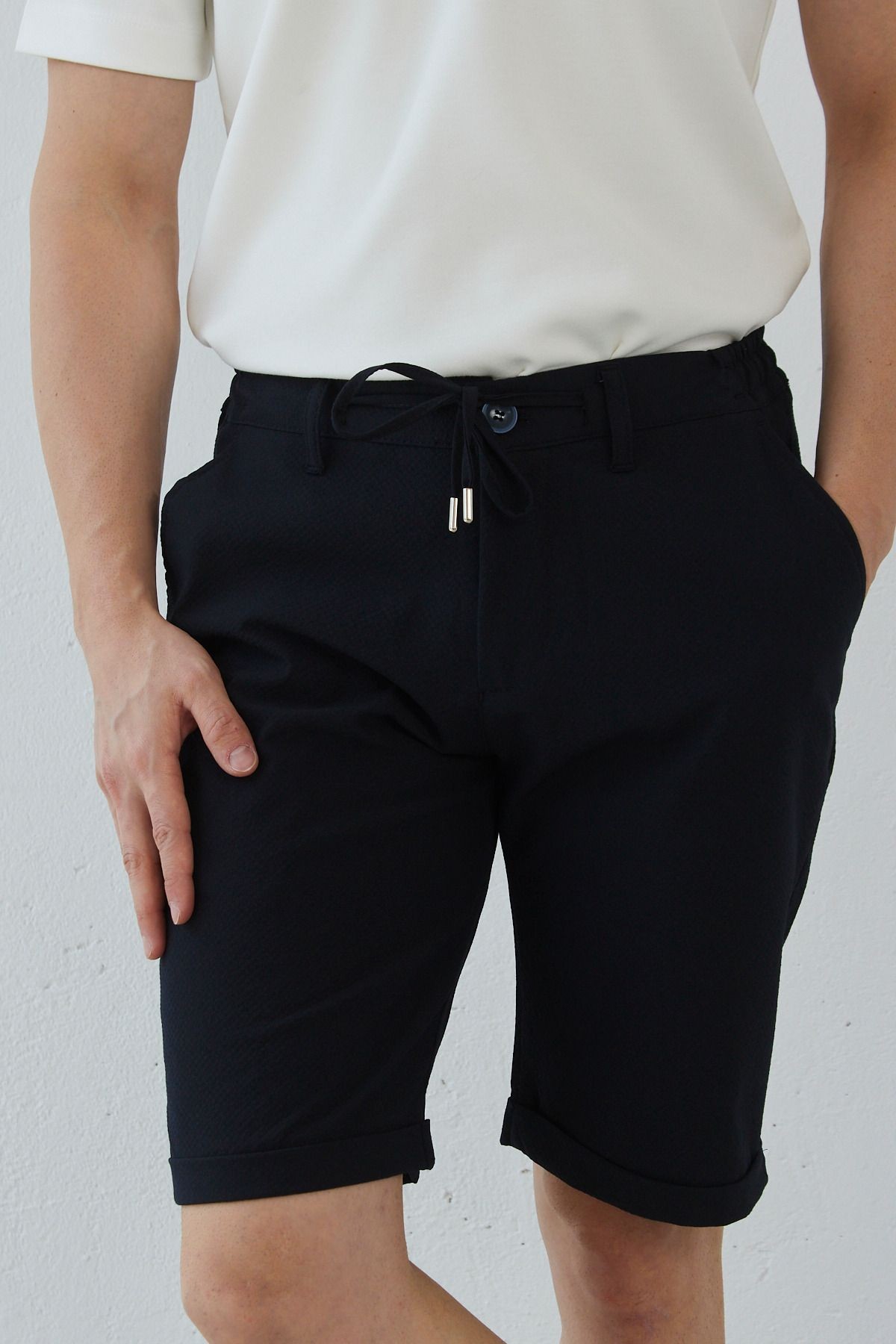 Erkek Lacivert Slim Fit Dar Kesim Yan Cepli Gofre Desenli Şort