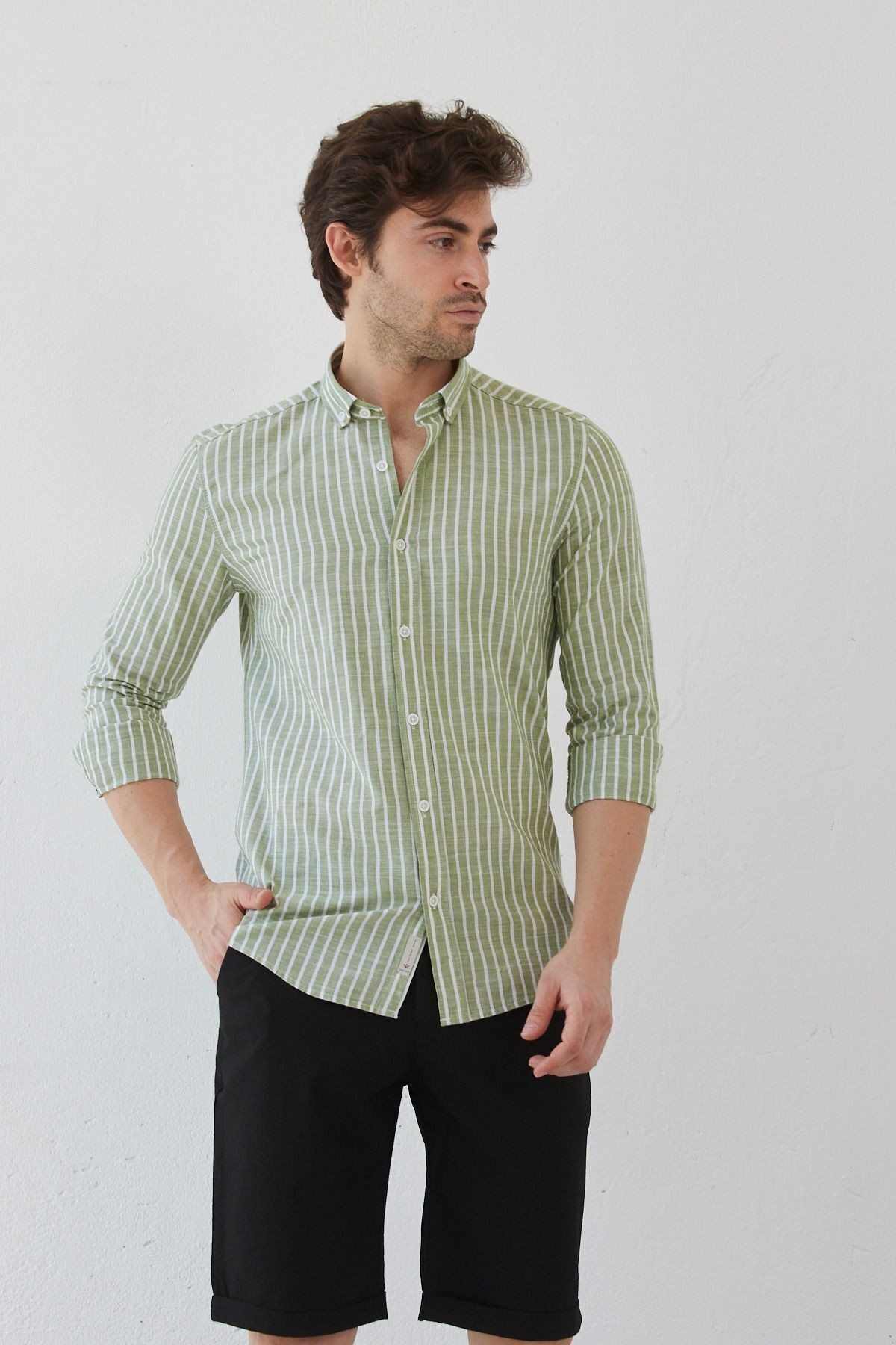 Erkek Uzun Kol Yaka Düğmeli Modern Slim Fit Dar Kesim Çizgili Pamuklu Gömlek