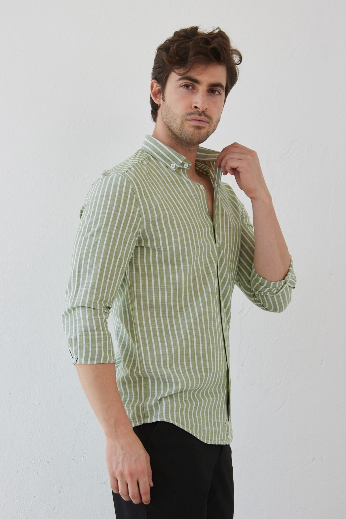 Erkek Uzun Kol Yaka Düğmeli Modern Slim Fit Dar Kesim Çizgili Pamuklu Gömlek