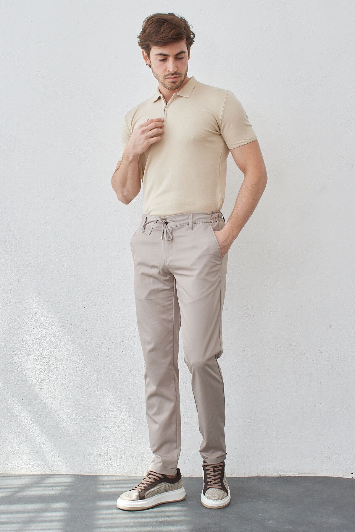 Erkek Açık Gri Beli Lastikli Bağcıklı Dokuma Likralı Esnek Modern Slim Fit Jogger Pantolon