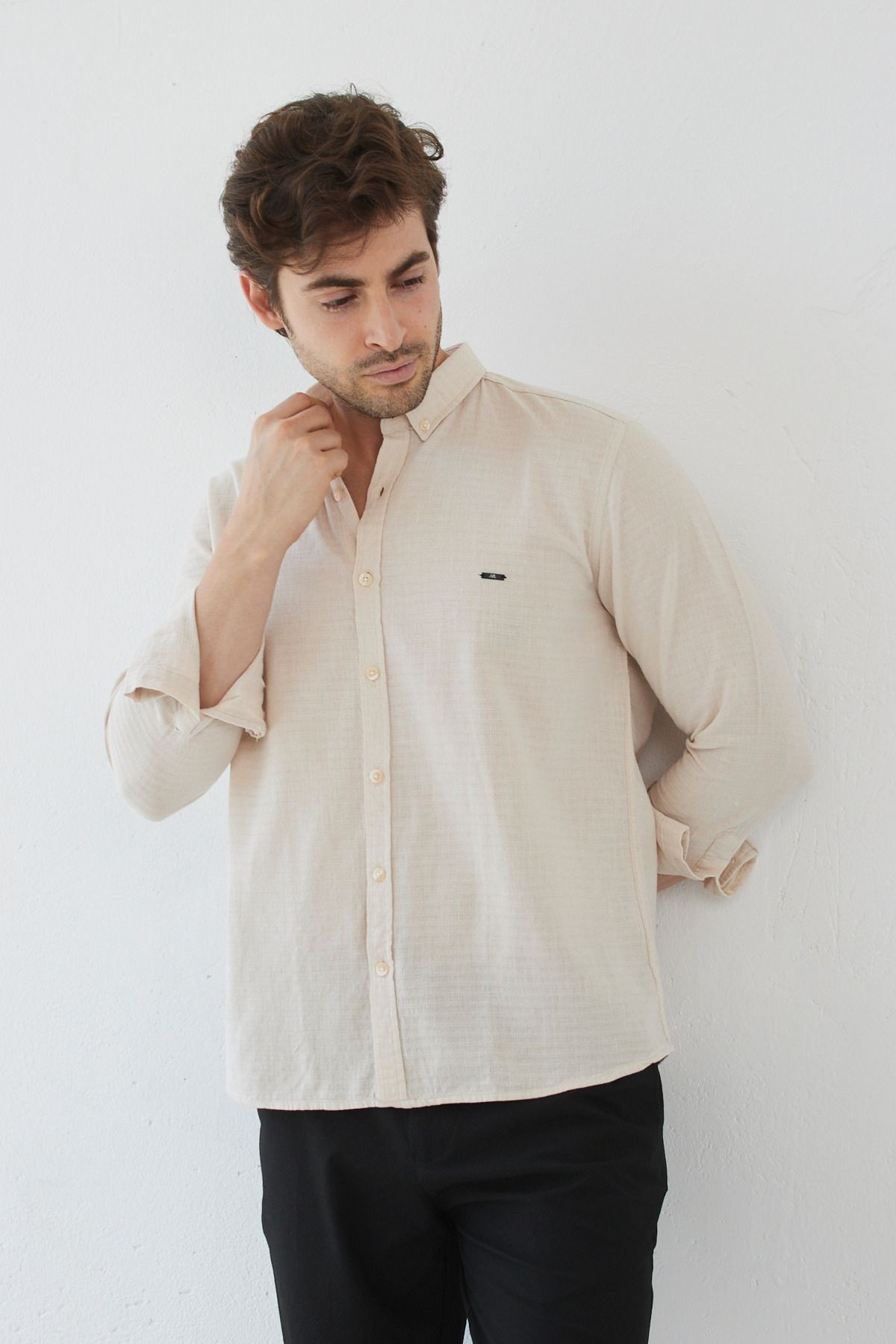 Erkek Bej Yaka Düğmeli Flam Armürlü Pamuklu Slim Fit Dar Kesim Gömlek