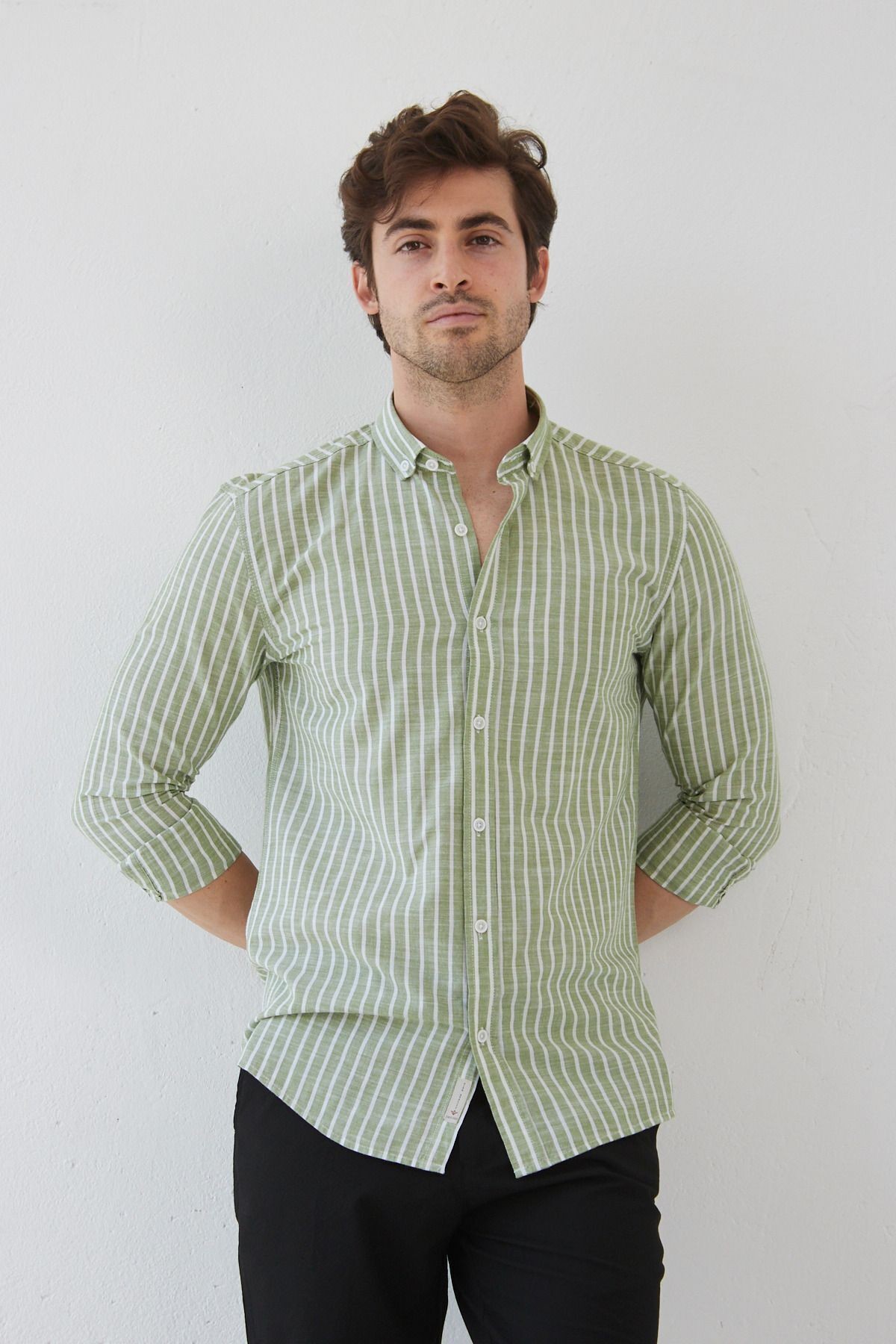 Erkek Uzun Kol Yaka Düğmeli Modern Slim Fit Dar Kesim Çizgili Pamuklu Gömlek