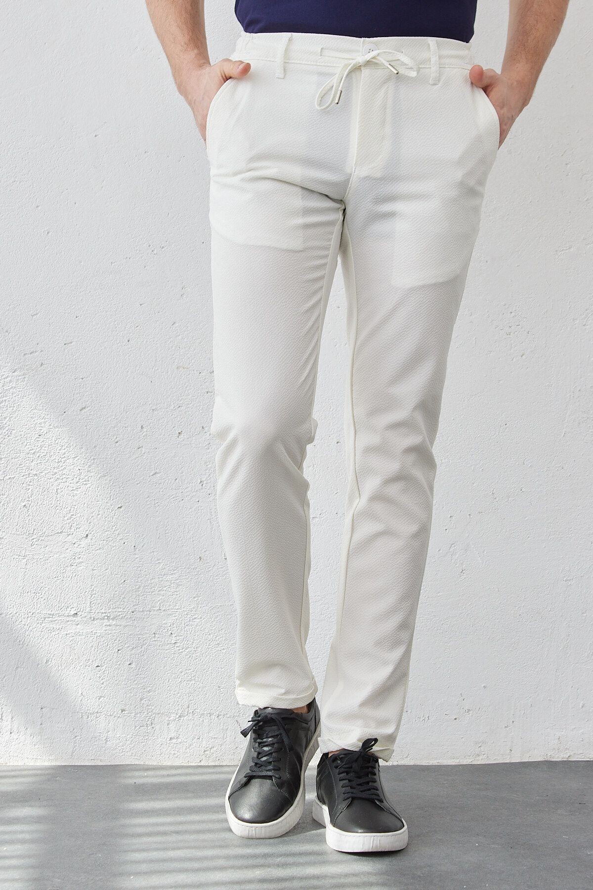 Erkek Beyaz Beli Lastikli Bağcıklı Düz Gofre Dokuma Likralı Esnek Modern Slim Fit Jogger Pantolon