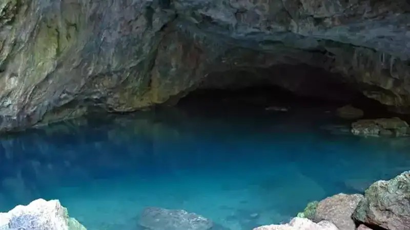Zeus Mağarası