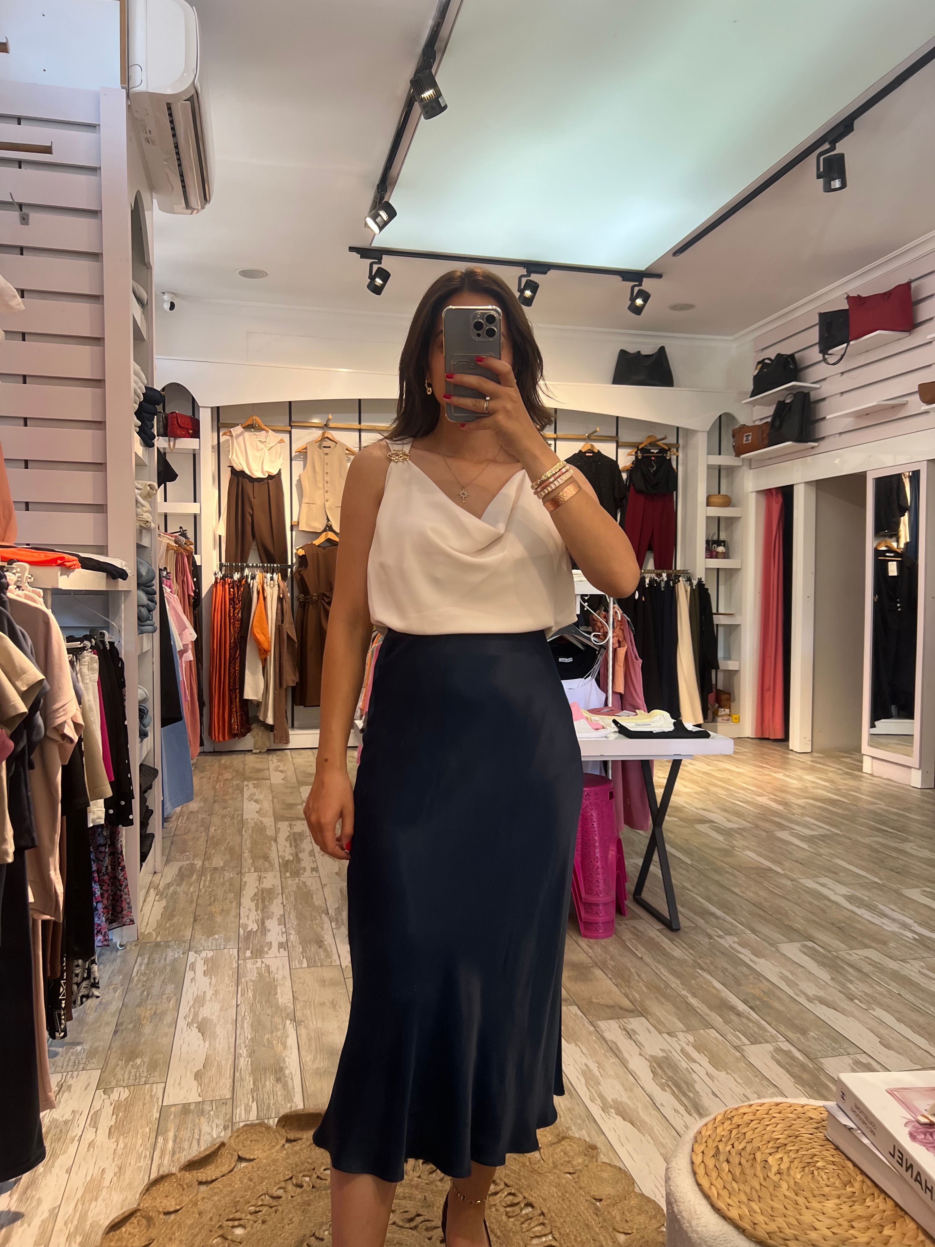 Toka Detaylı Degaje Yaka Elbise 