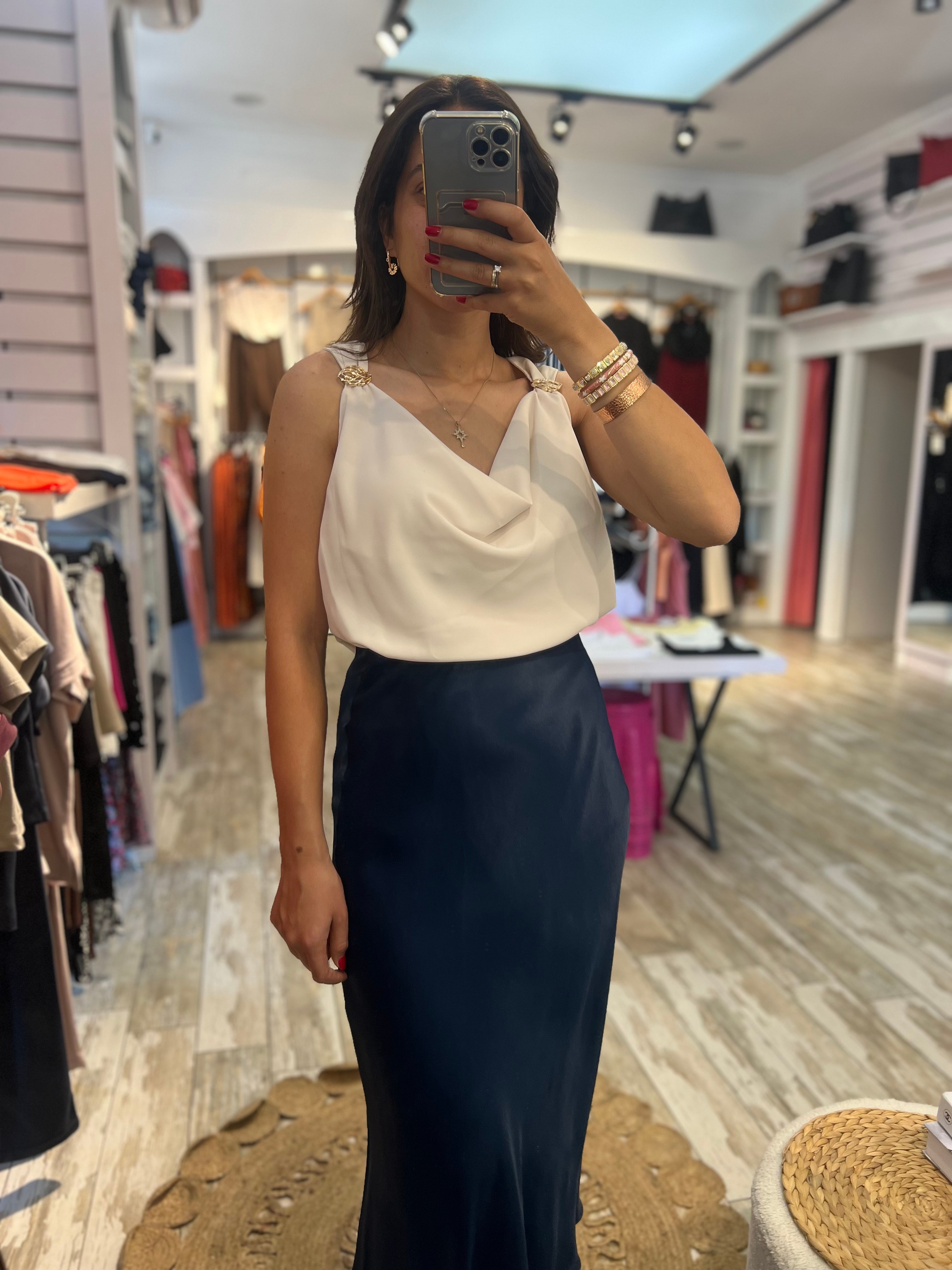 Toka Detaylı Degaje Yaka Elbise 