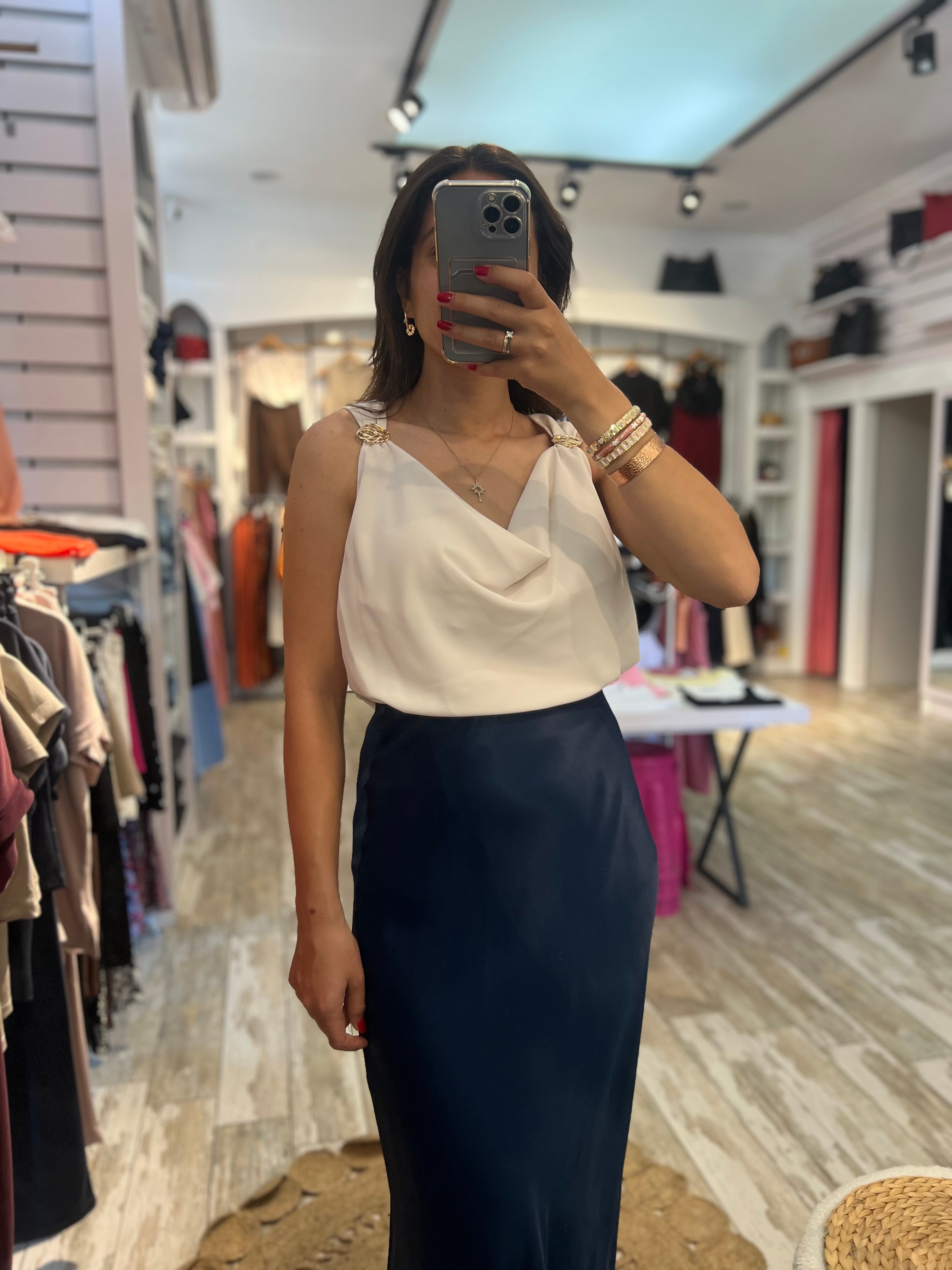 Toka Detaylı Degaje Yaka Elbise 