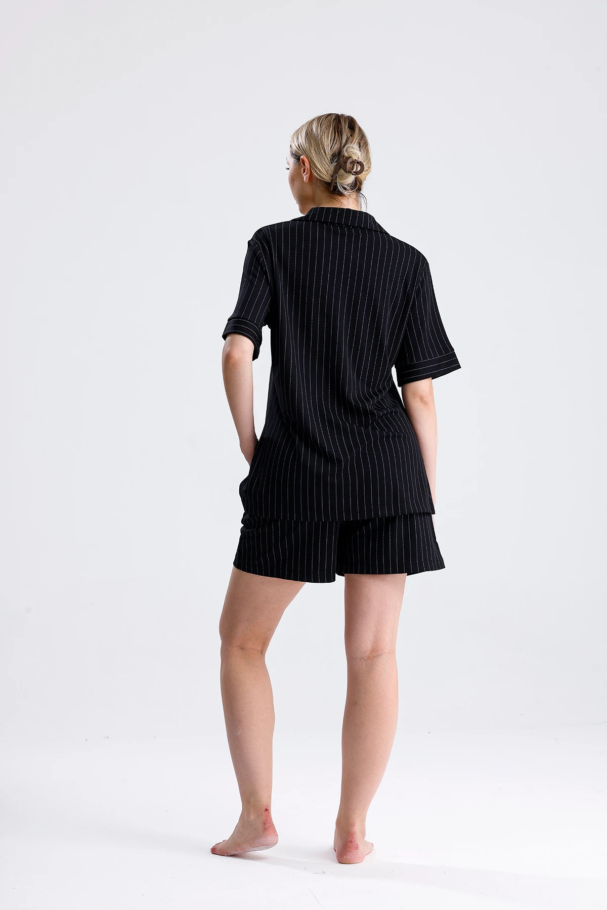 Espuar Kadın Önden Düğmeli Çizgili Şort Takım