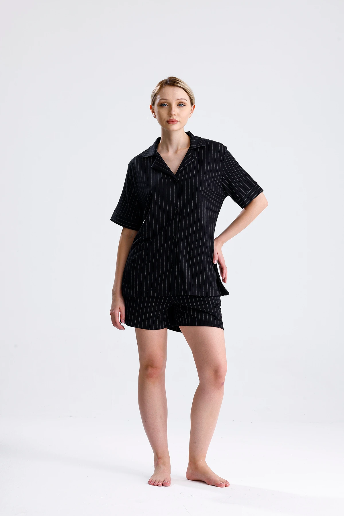 Espuar Kadın Önden Düğmeli Çizgili Şort Takım