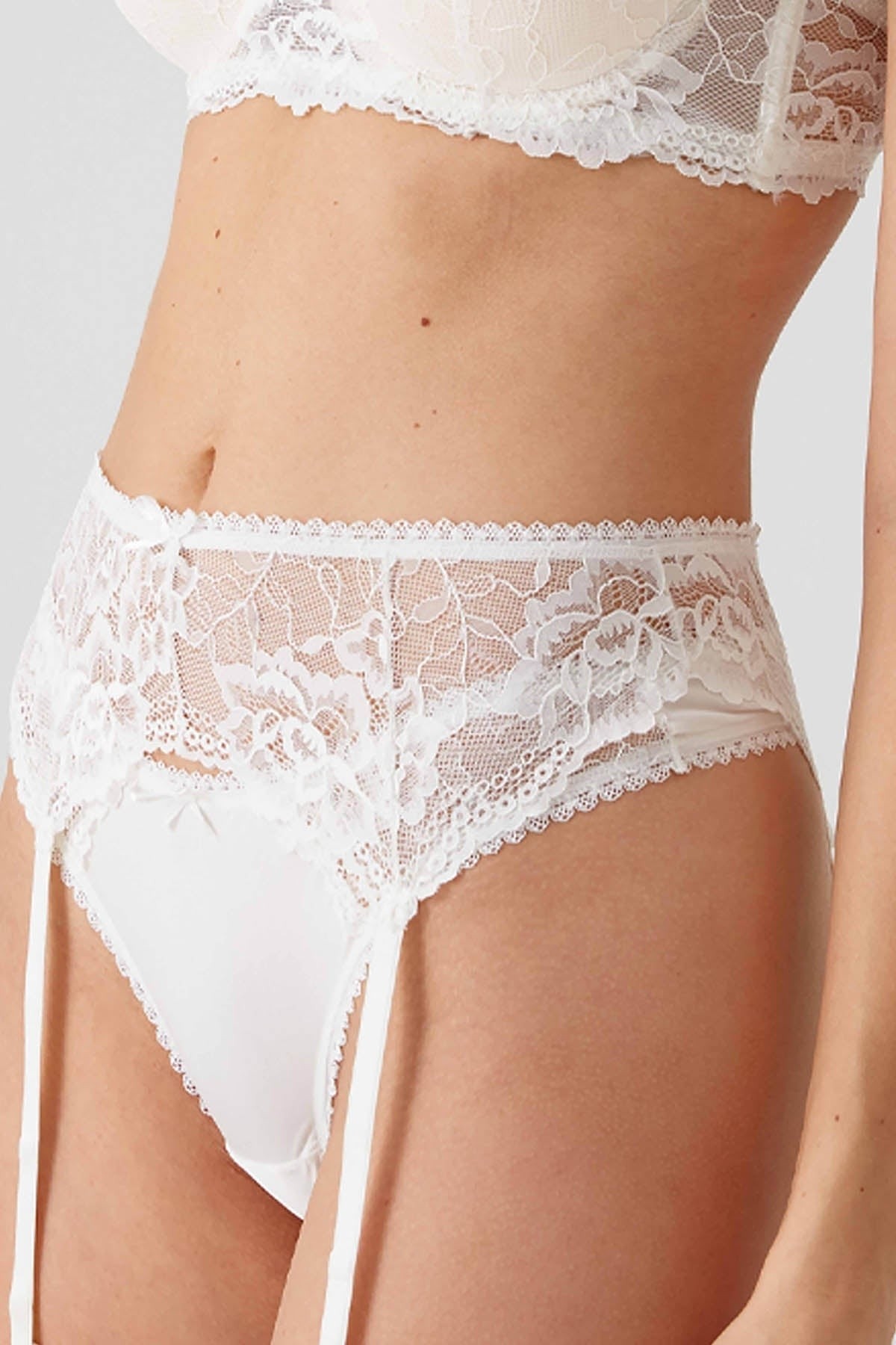 Pierre Cardin 4791 Vicenza Dantel Ekstra Dolgulu Çoraplı Straplez Jartiyer Sütyen ve Tanga Takım