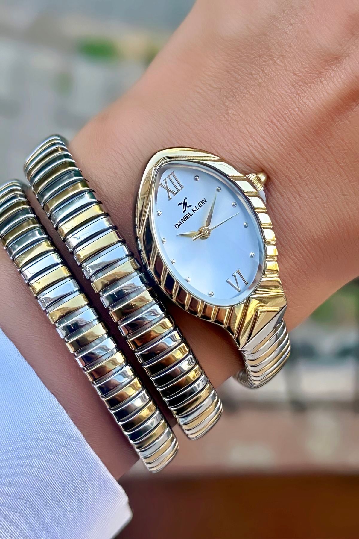 Kadın Çift Renk Spiral Kordonlu Asimetrik Kadran Kol Saati – Gold & Gümüş