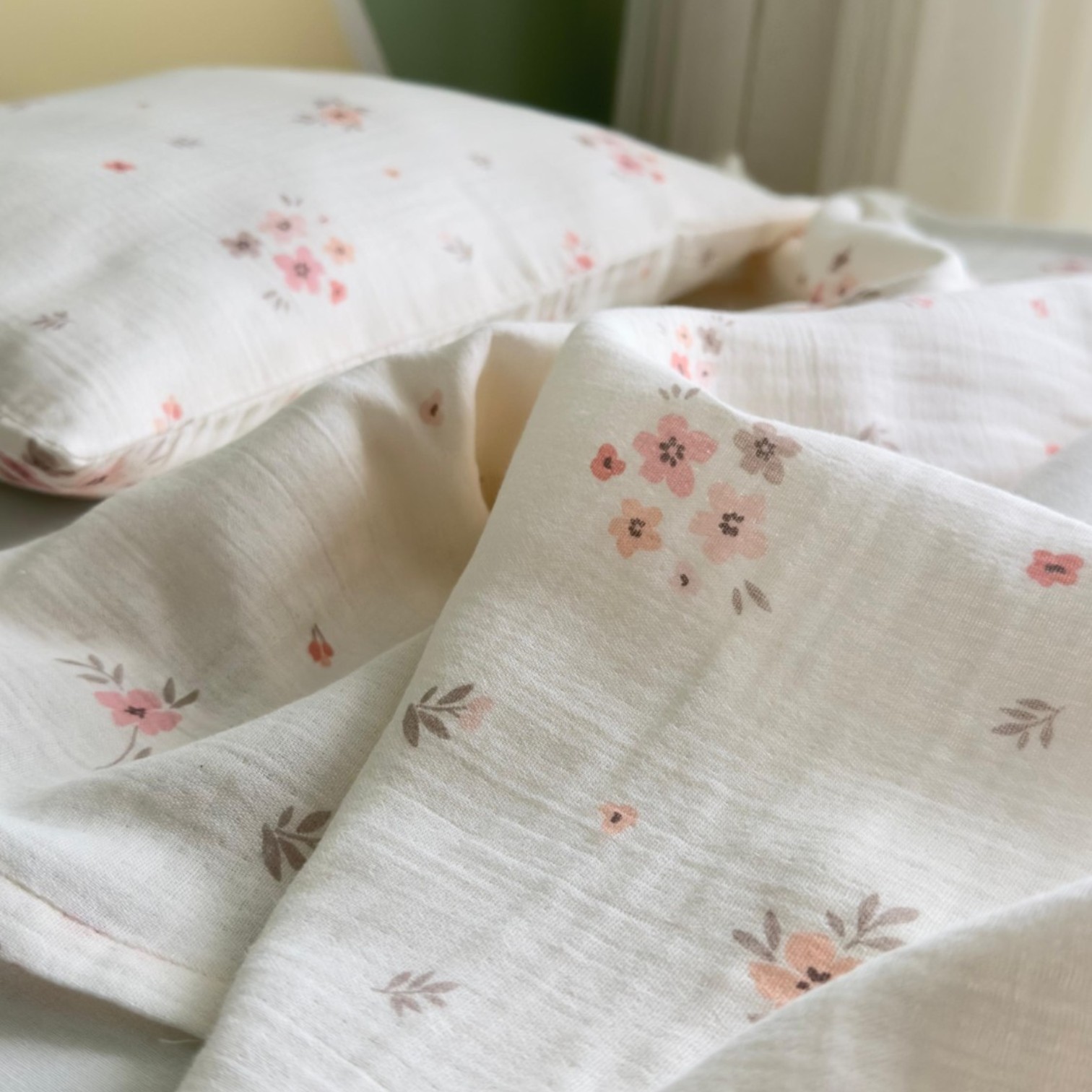 Floral Desenli Müslin Yatak Örtü Seti
