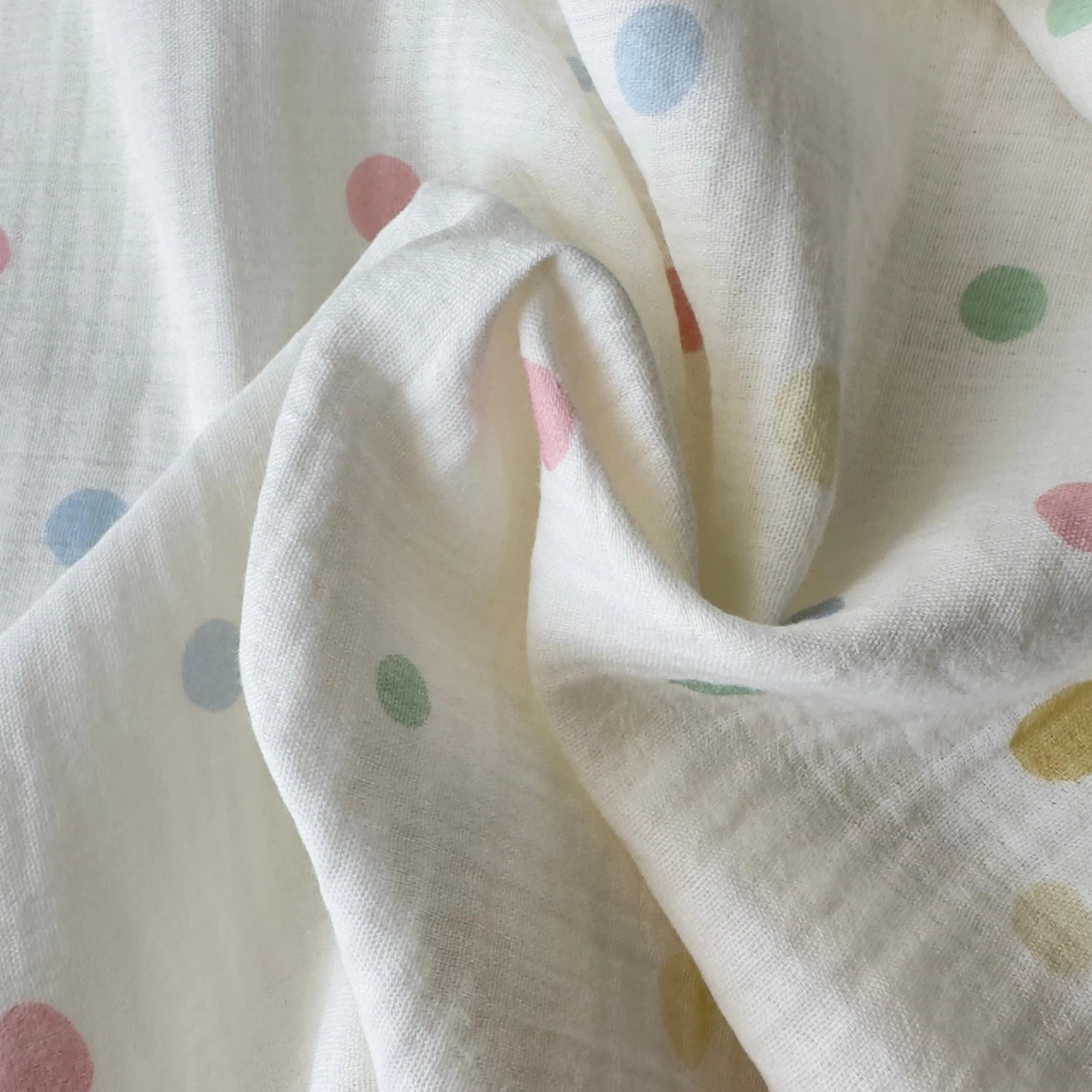 Renkli Nokta Desenli Müslin Örtü