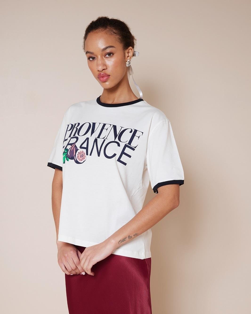 A25-10362 KONTRAST DETAYLI YAZI BASKILI T-SHIRT