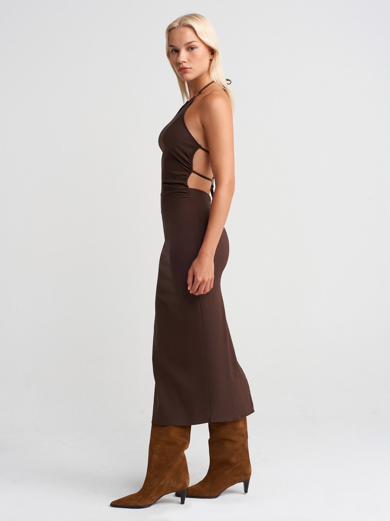 91518 HALTER YAKA MİDİ ELBİSE