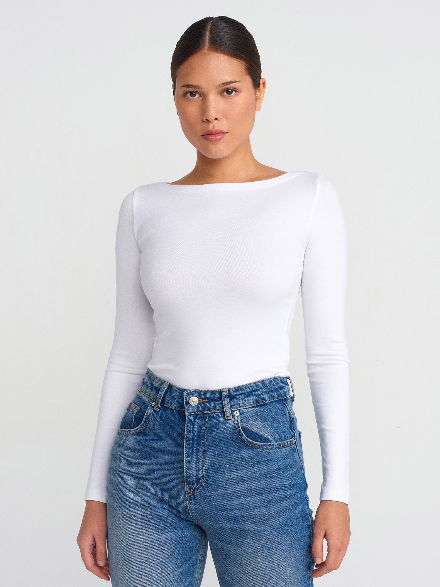 31332 KAYIK YAKA UZUN KOLLU TOP BLUZ