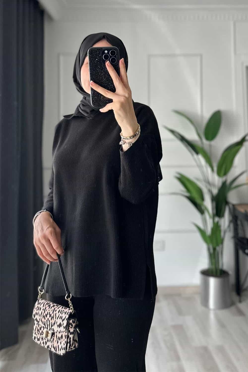 Yaka Detaylı Triko Takım - Siyah