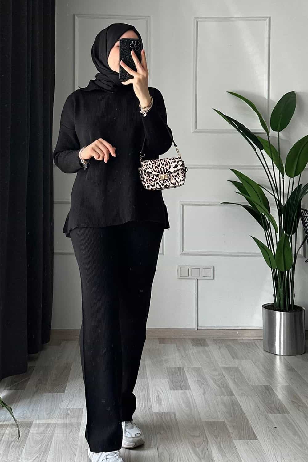 Yaka Detaylı Triko Takım - Siyah