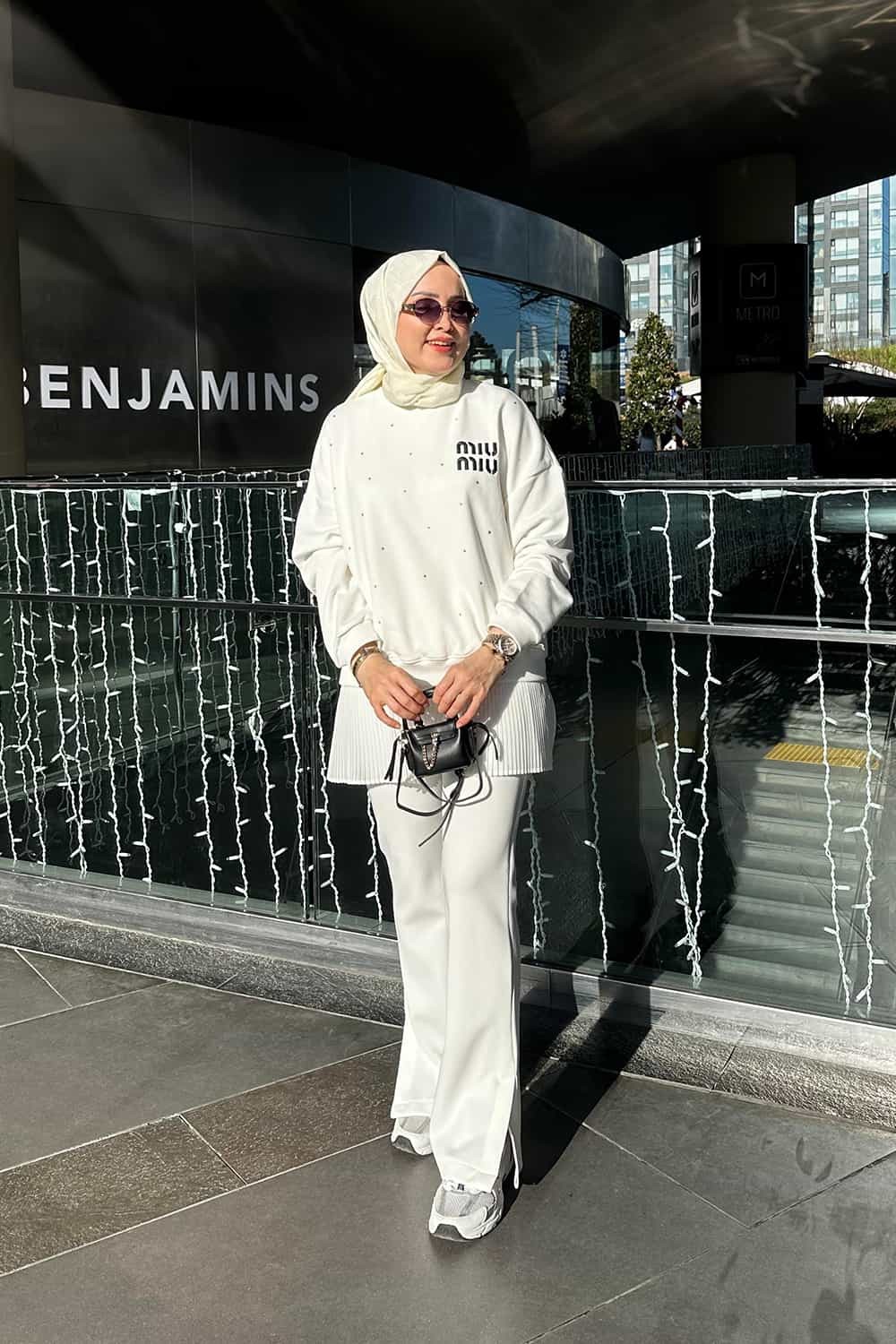 Miu Taşlı Premium Sweatshirt Beyaz