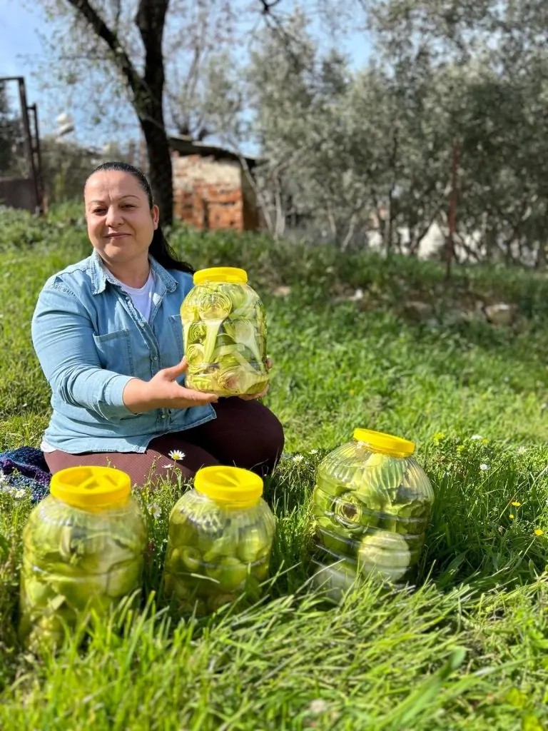 Günlük Temizlenmiş Saplı Yarma Bebek Enginar