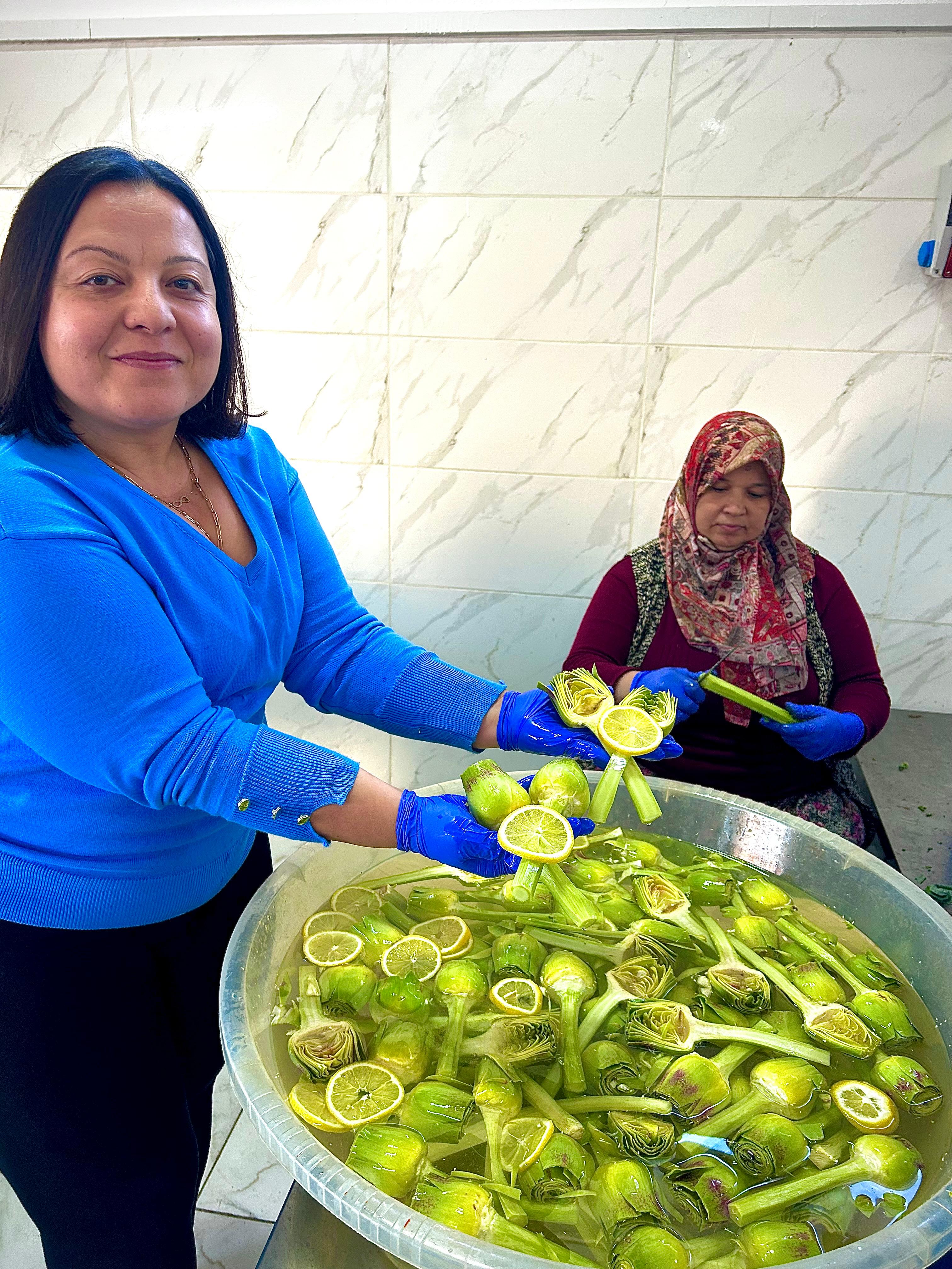 Günlük Temizlenmiş Saplı Yarma Bebek Enginar