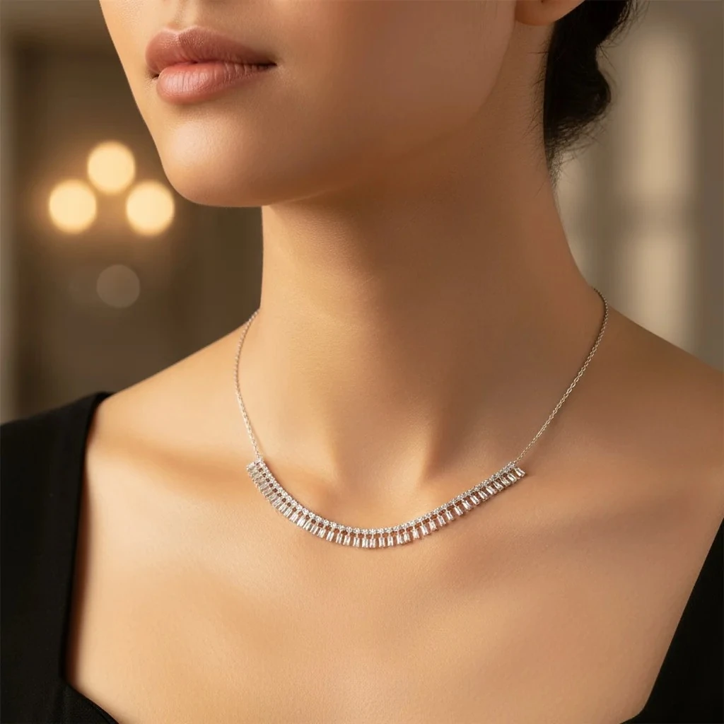 Украшение: 2,4 карата бриллианта Колье