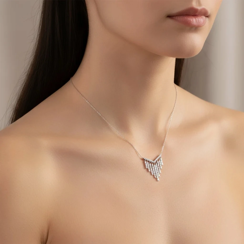 Украшение: 1,8 карата бриллианта Колье