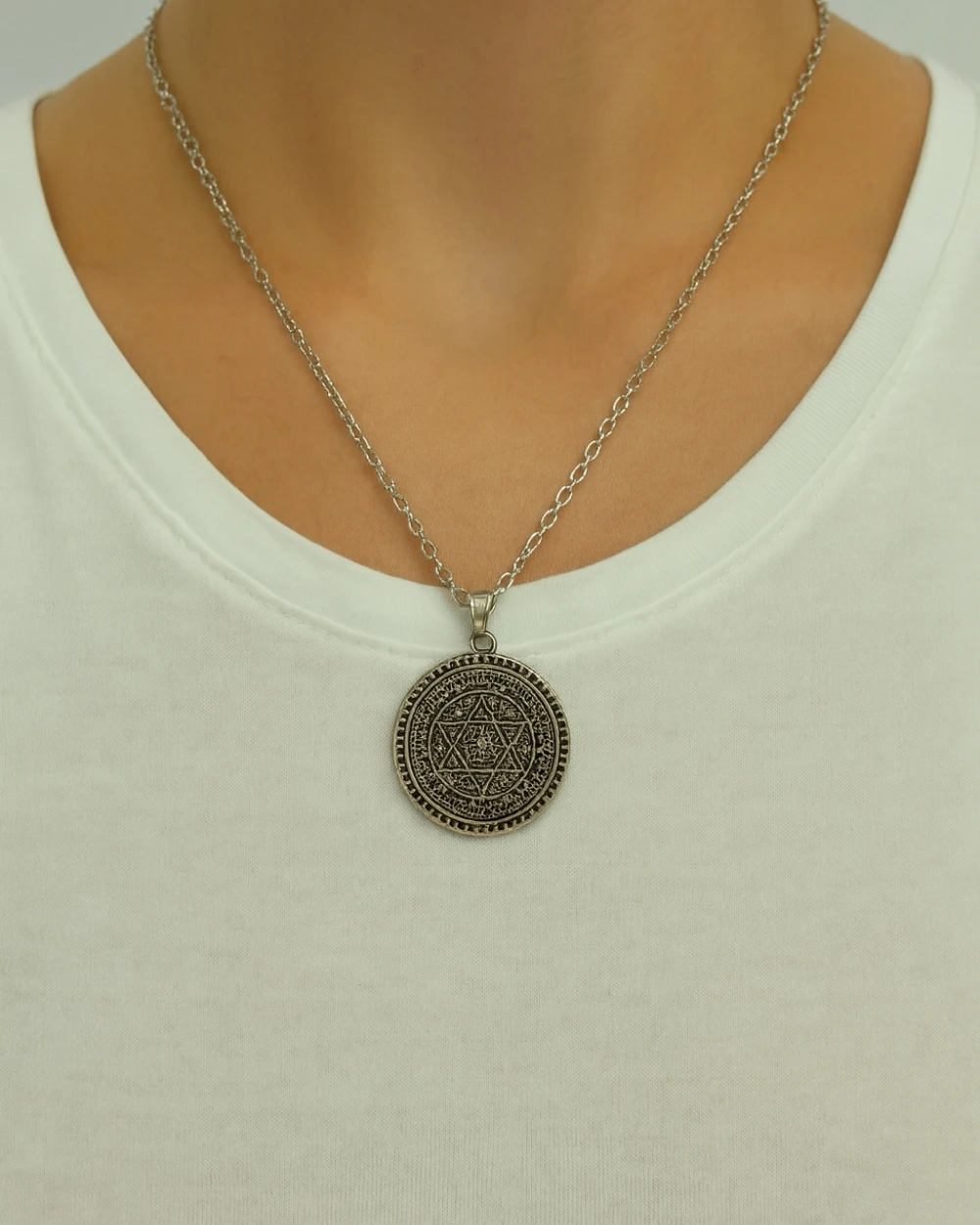 Hz. Süleyman Mührü Kolye – Yuvarlak Metal Kolye Ucu, Metal Zincirli Manevi Koruma Kolyesi