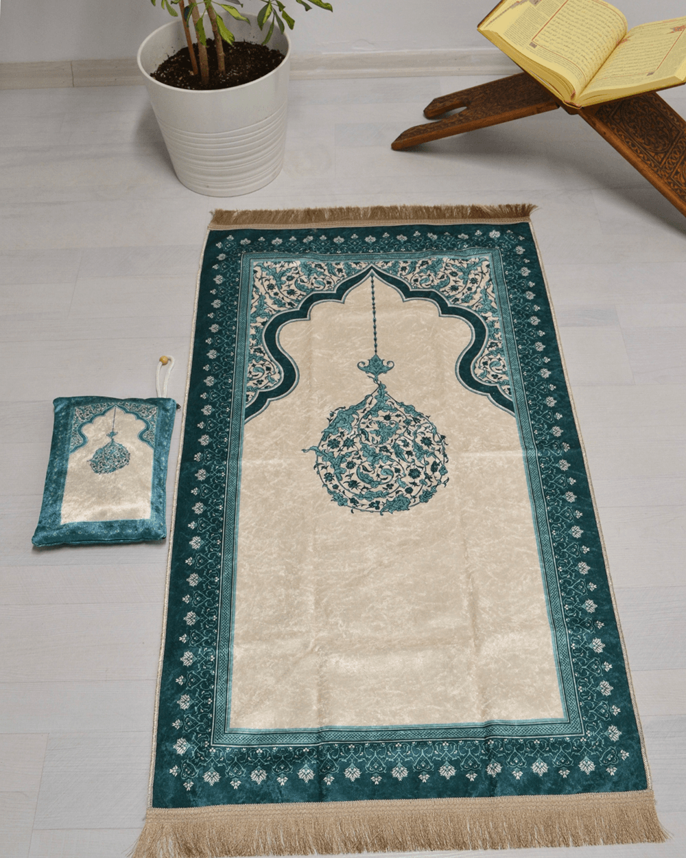 Pratik ve Taşınabilir İpek Dokulu Mihrap Desenli Çantalı Seccade Turkuaz