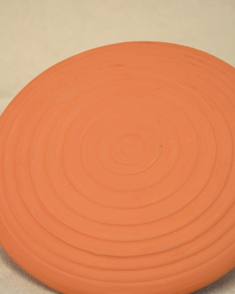 Doğal Kızıl Toprak Teyemmüm Taşı – 20 cm Çap | İslami İbadet İçin Özel