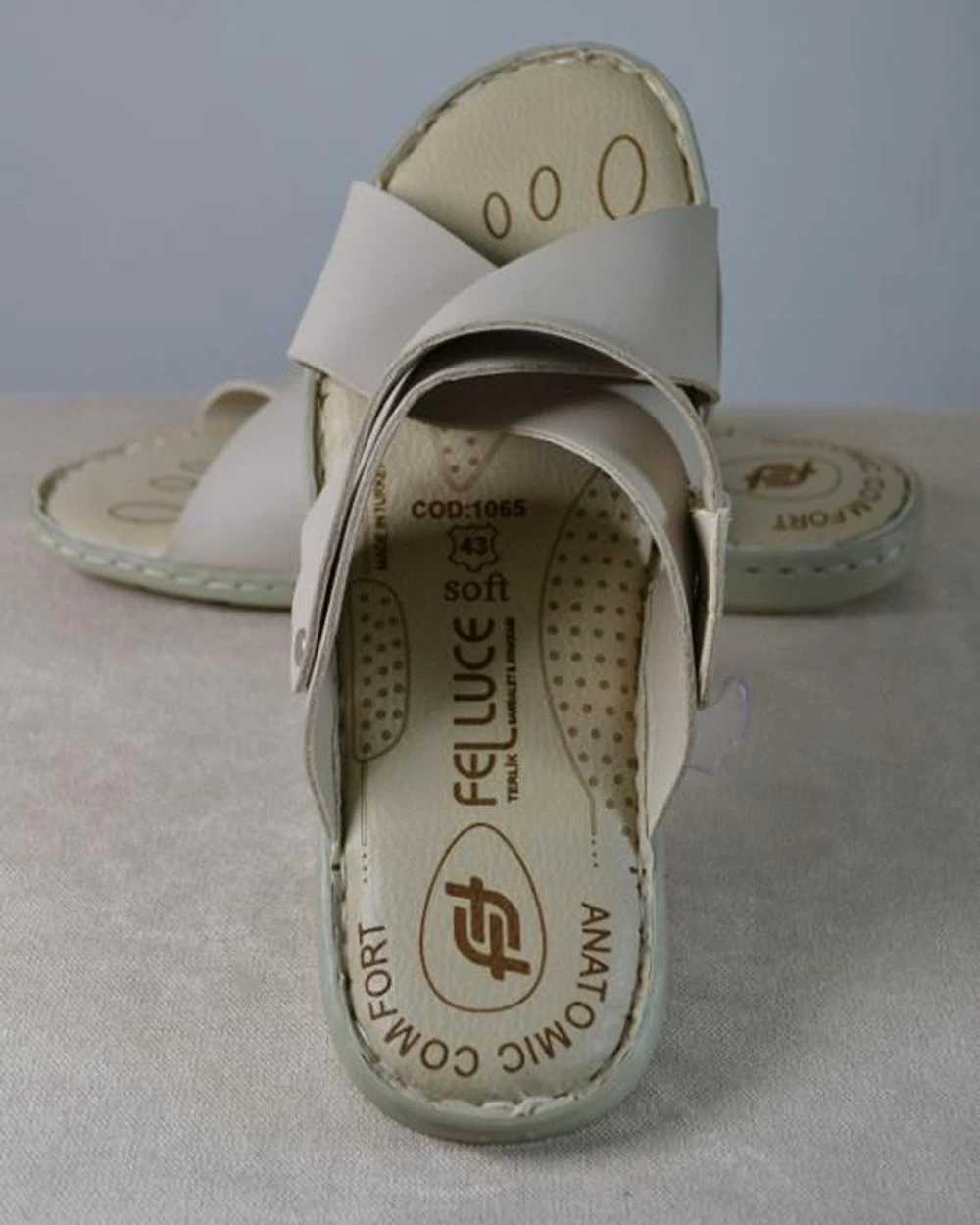 Erkek Çapraz Model Yumuşak Taban Sandalet Bej–Hac Umre ve Günlük Kullanıma Uygun