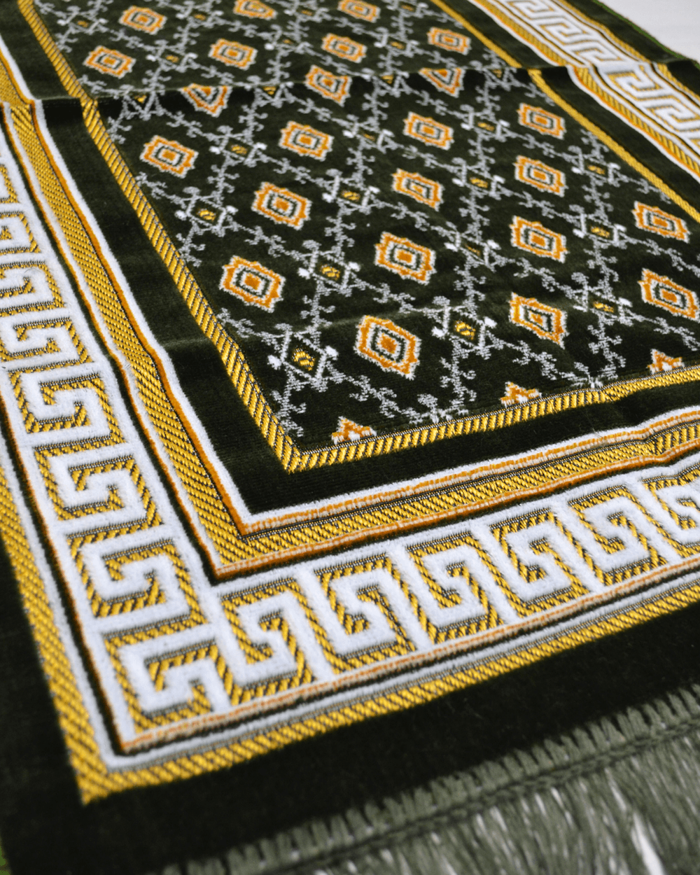 Kadife Seccade Haki - 70x110 cm -– Ekonomik;Hafif ve Kullanışlı