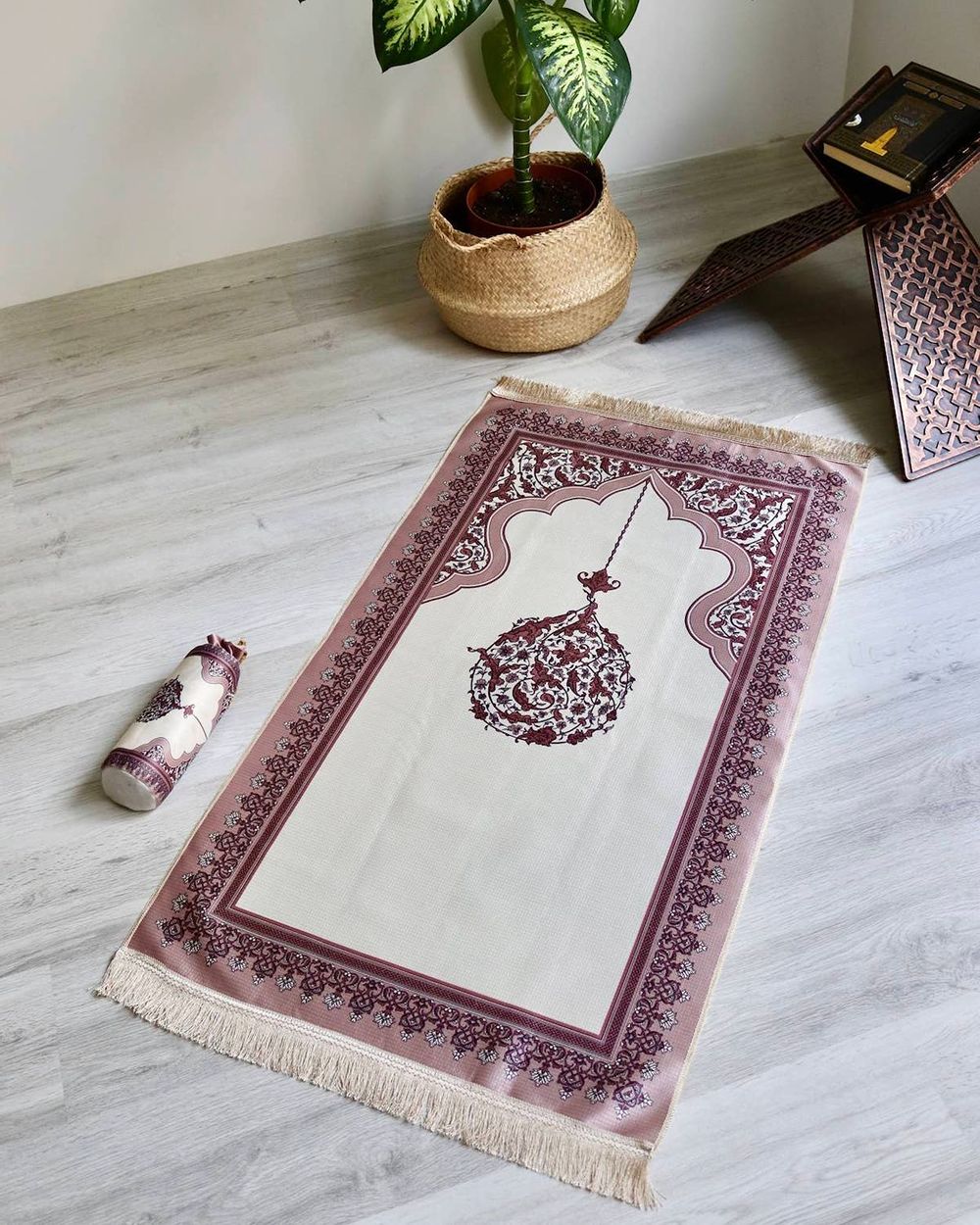 Mihrap Desenli İpek Dokulu Keseli Seccade Pembe